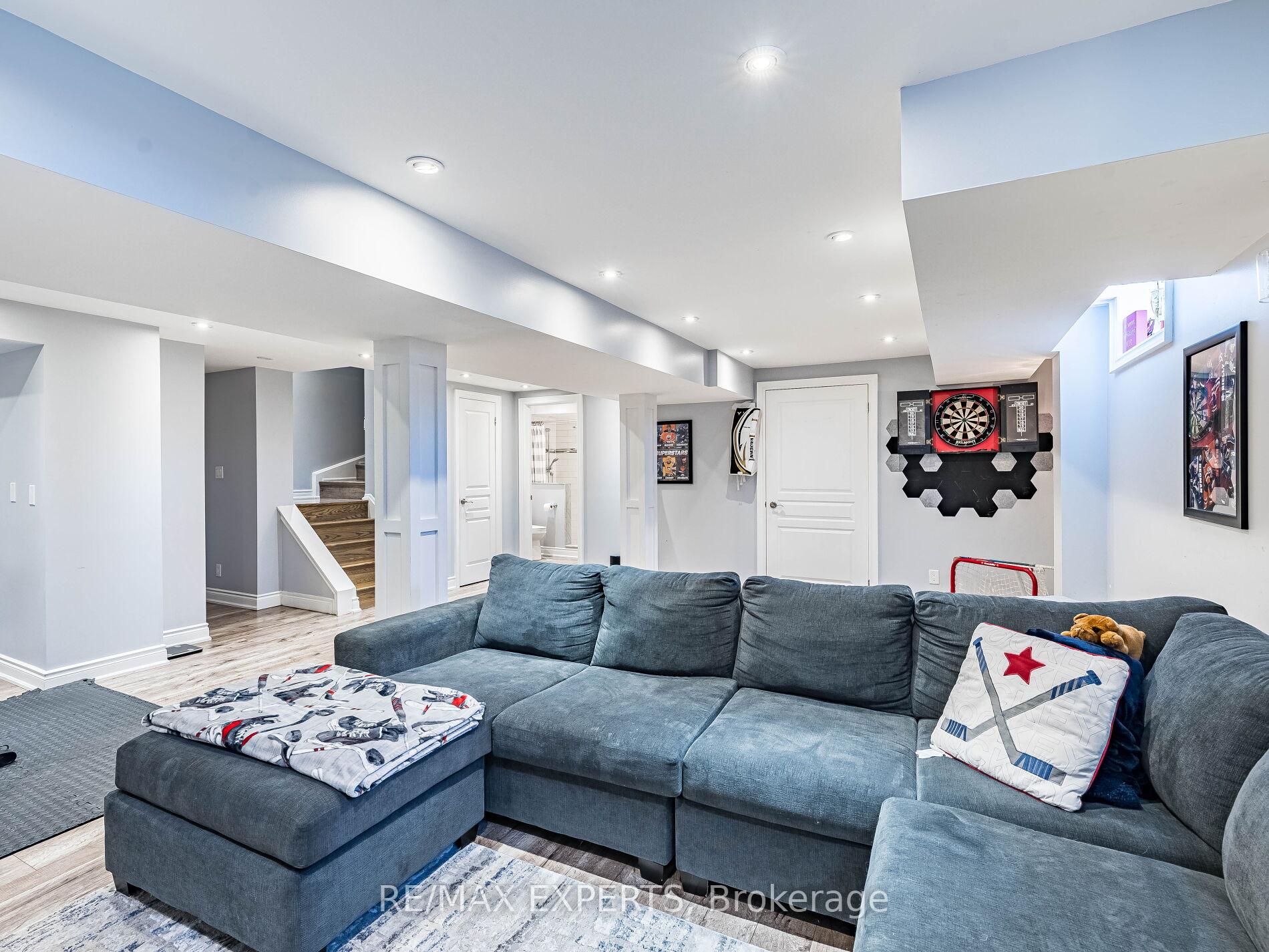 Photo 37 of 20 Foxchase Drive, Caledon, Bolton North — HOMEH