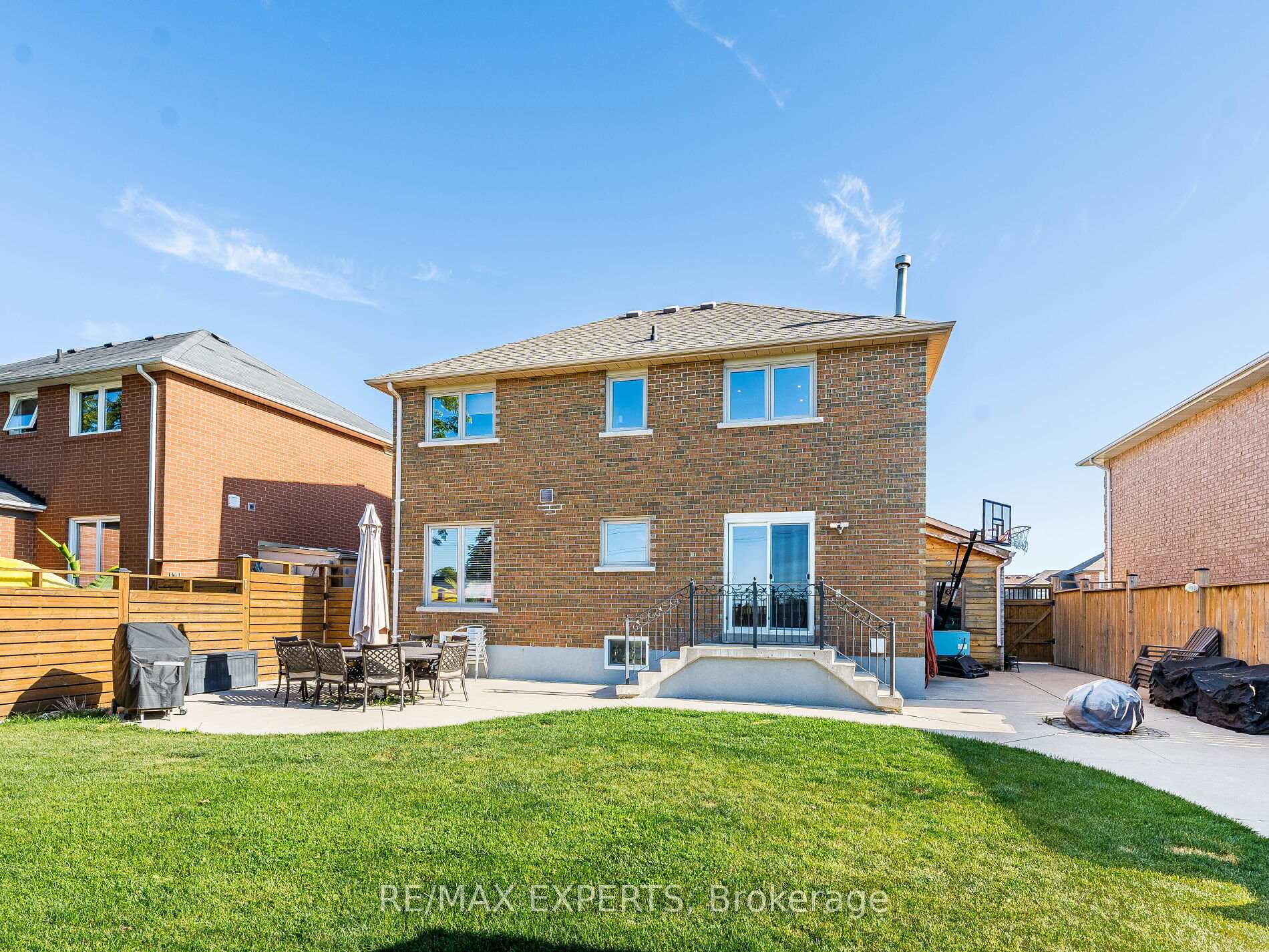 Photo 42 of 20 Foxchase Drive, Caledon, Bolton North — HOMEH