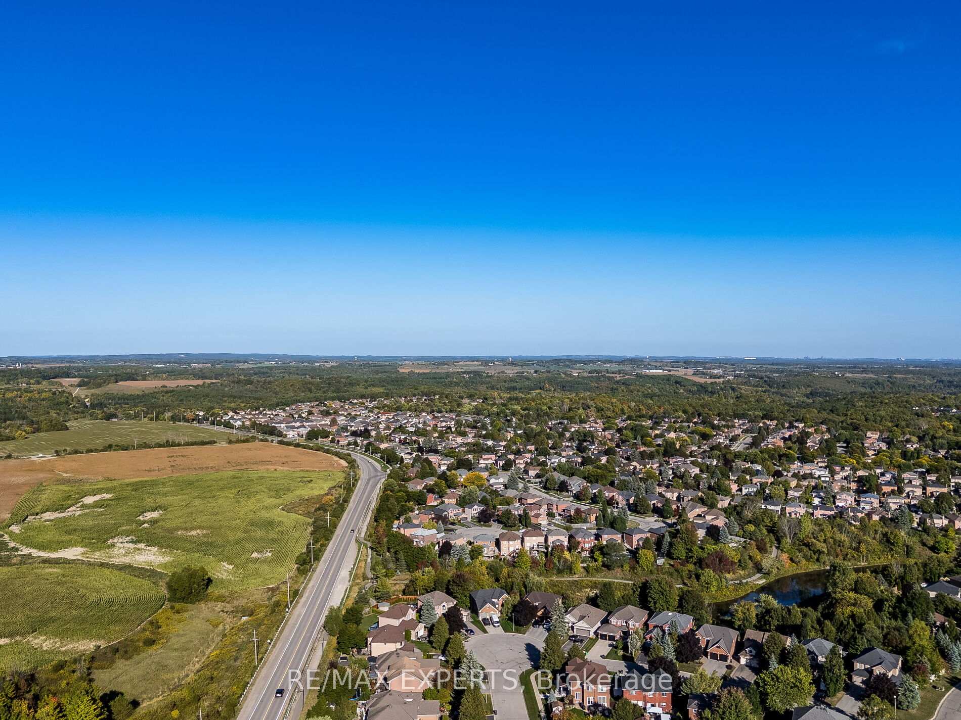 Photo 44 of 20 Foxchase Drive, Caledon, Bolton North — HOMEH