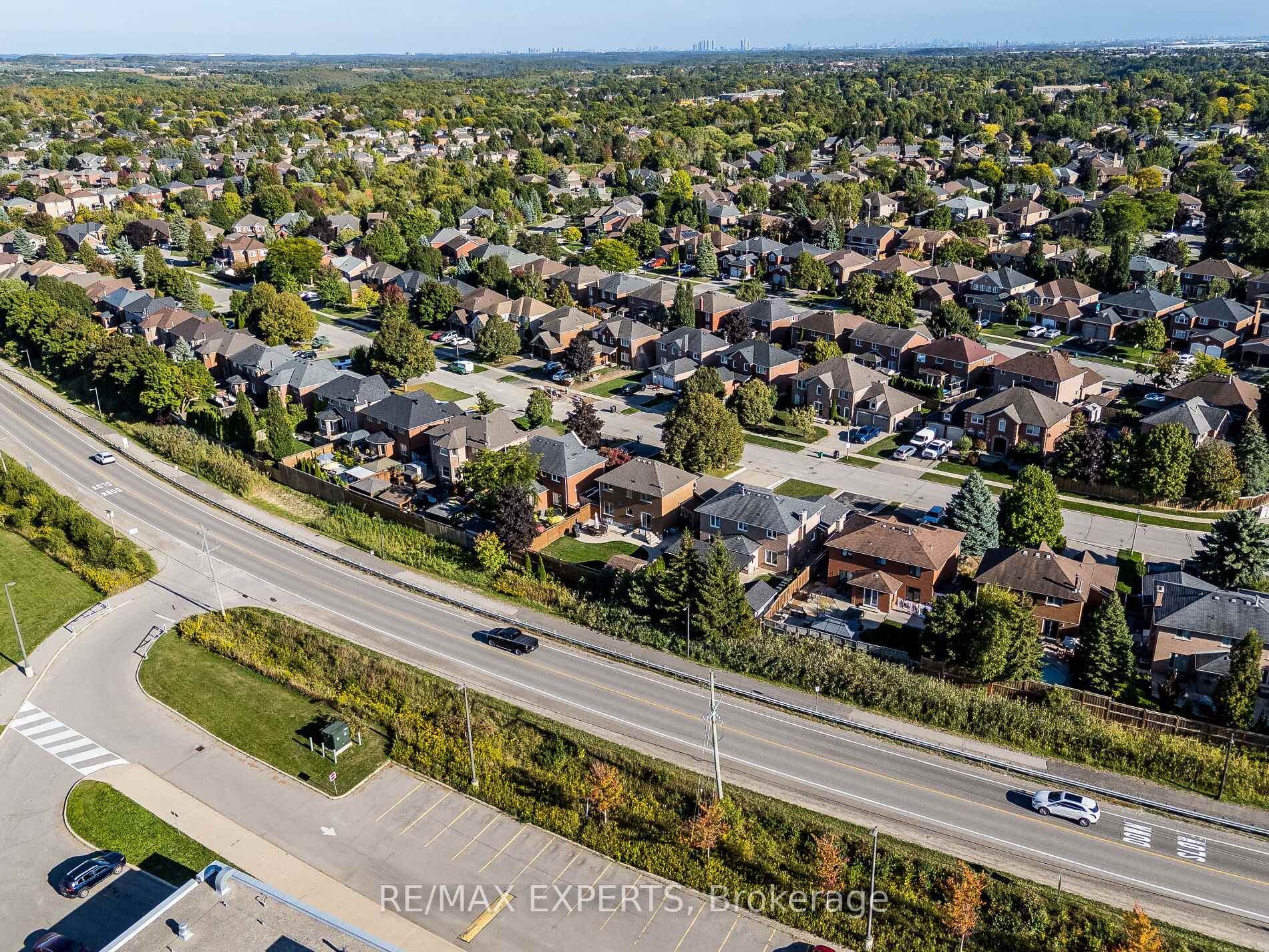 Photo 47 of 20 Foxchase Drive, Caledon, Bolton North — HOMEH