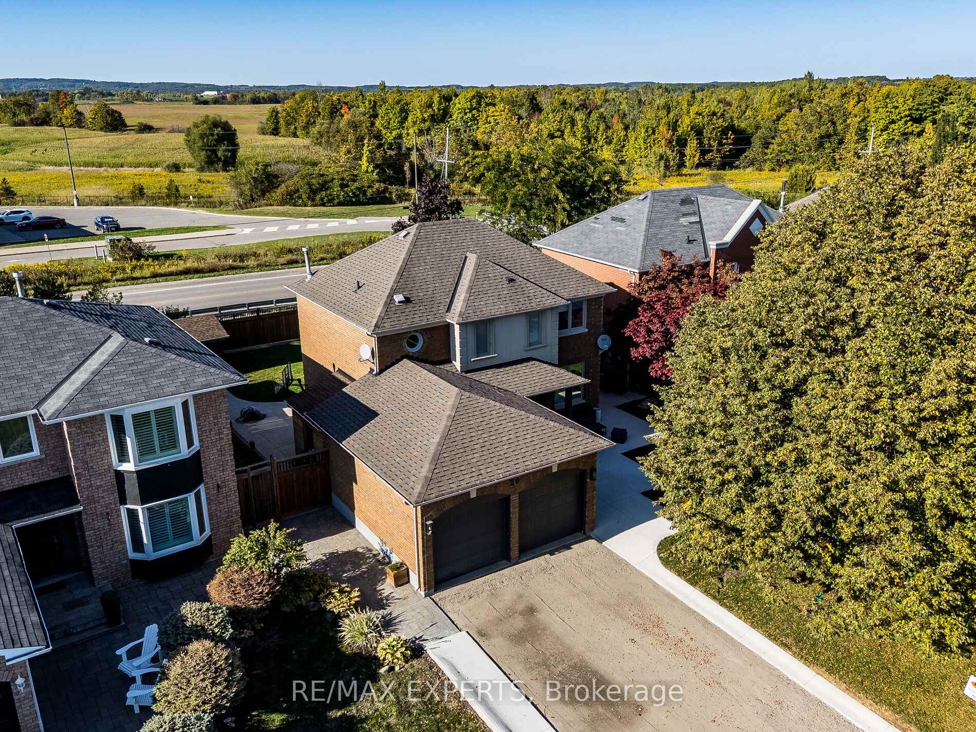 Photo 49 of 20 Foxchase Drive, Caledon, Bolton North — HOMEH