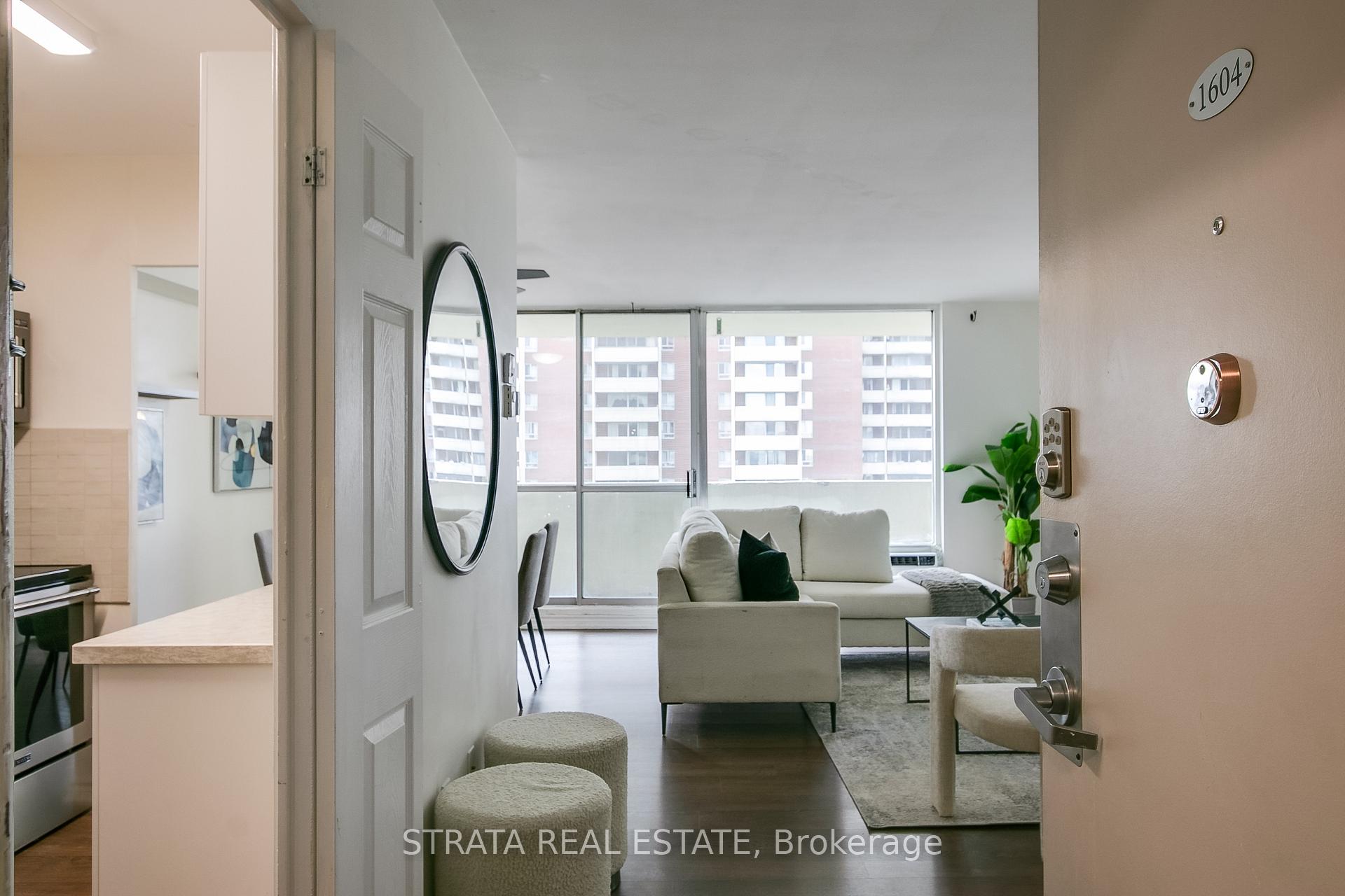Photo 3 of Unit 1604, 5 Massey Square, Toronto, Crescent Town — HOMEH