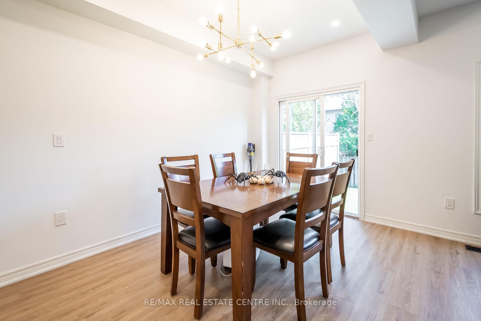 Photo 10 of Unit 19, 370 Stonehenge Drive, Hamilton, Ancaster — HOMEH
