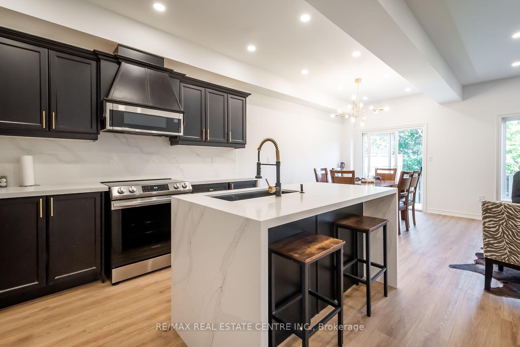 Photo 19 of Unit 19, 370 Stonehenge Drive, Hamilton, Ancaster — HOMEH