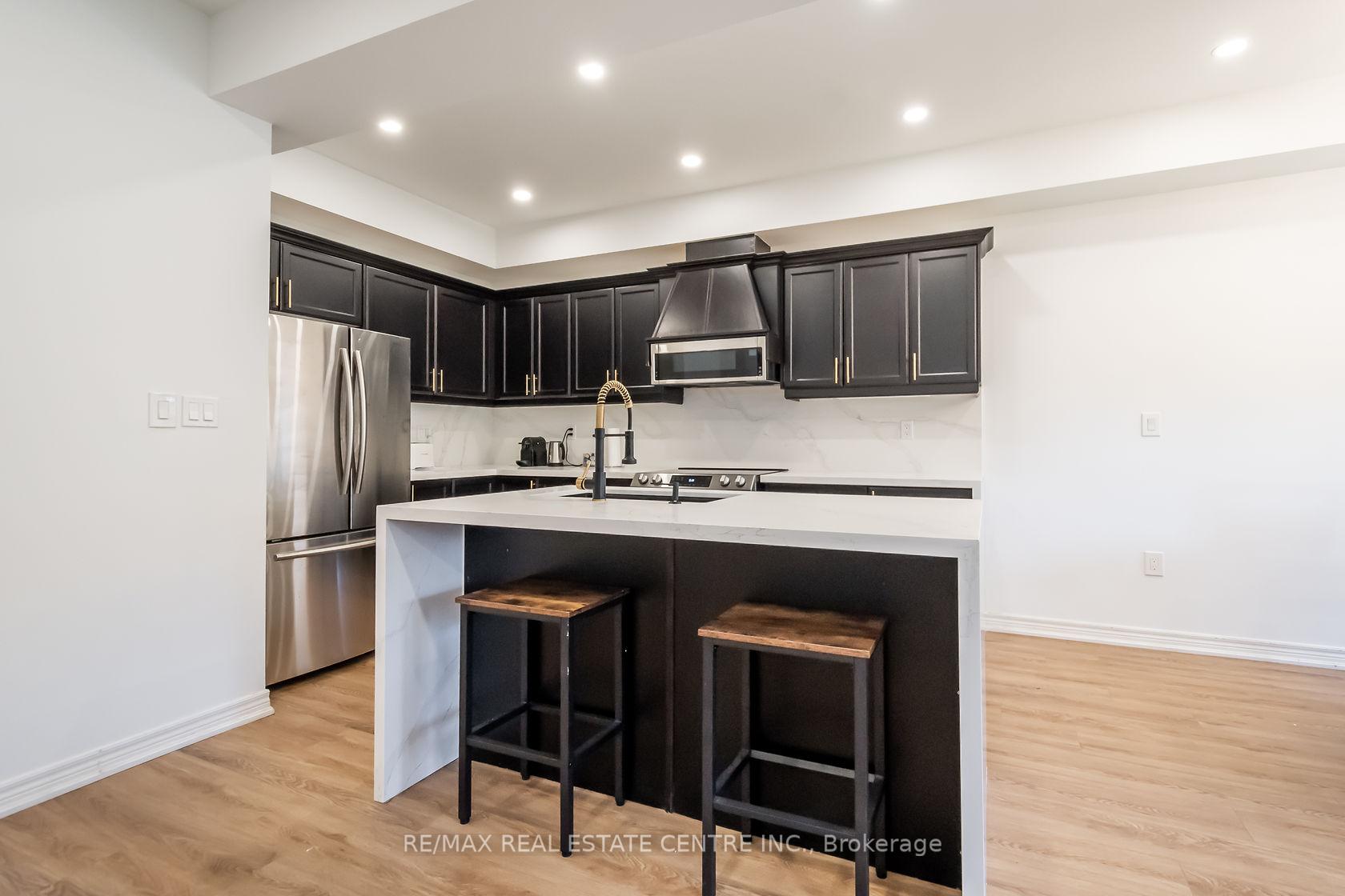 Photo 20 of Unit 19, 370 Stonehenge Drive, Hamilton, Ancaster — HOMEH