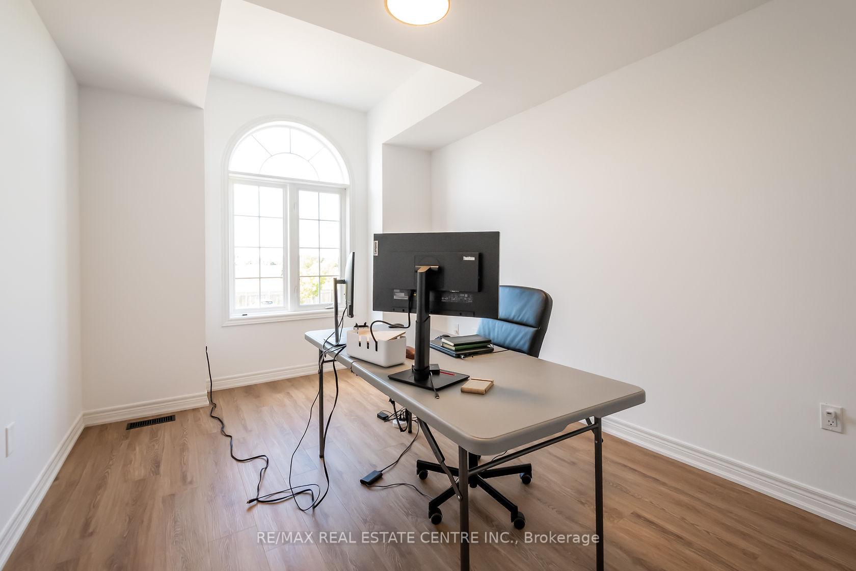 Photo 29 of Unit 19, 370 Stonehenge Drive, Hamilton, Ancaster — HOMEH