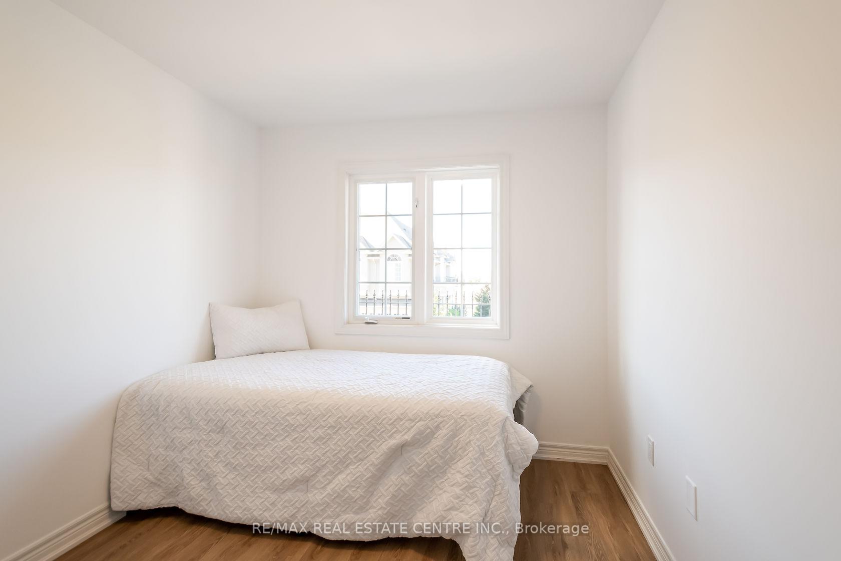 Photo 31 of Unit 19, 370 Stonehenge Drive, Hamilton, Ancaster — HOMEH