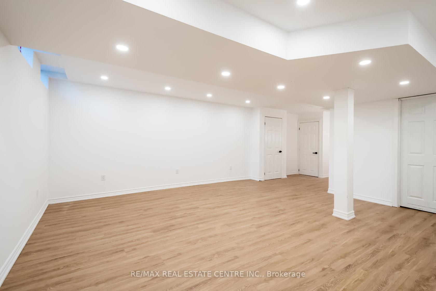 Photo 36 of Unit 19, 370 Stonehenge Drive, Hamilton, Ancaster — HOMEH