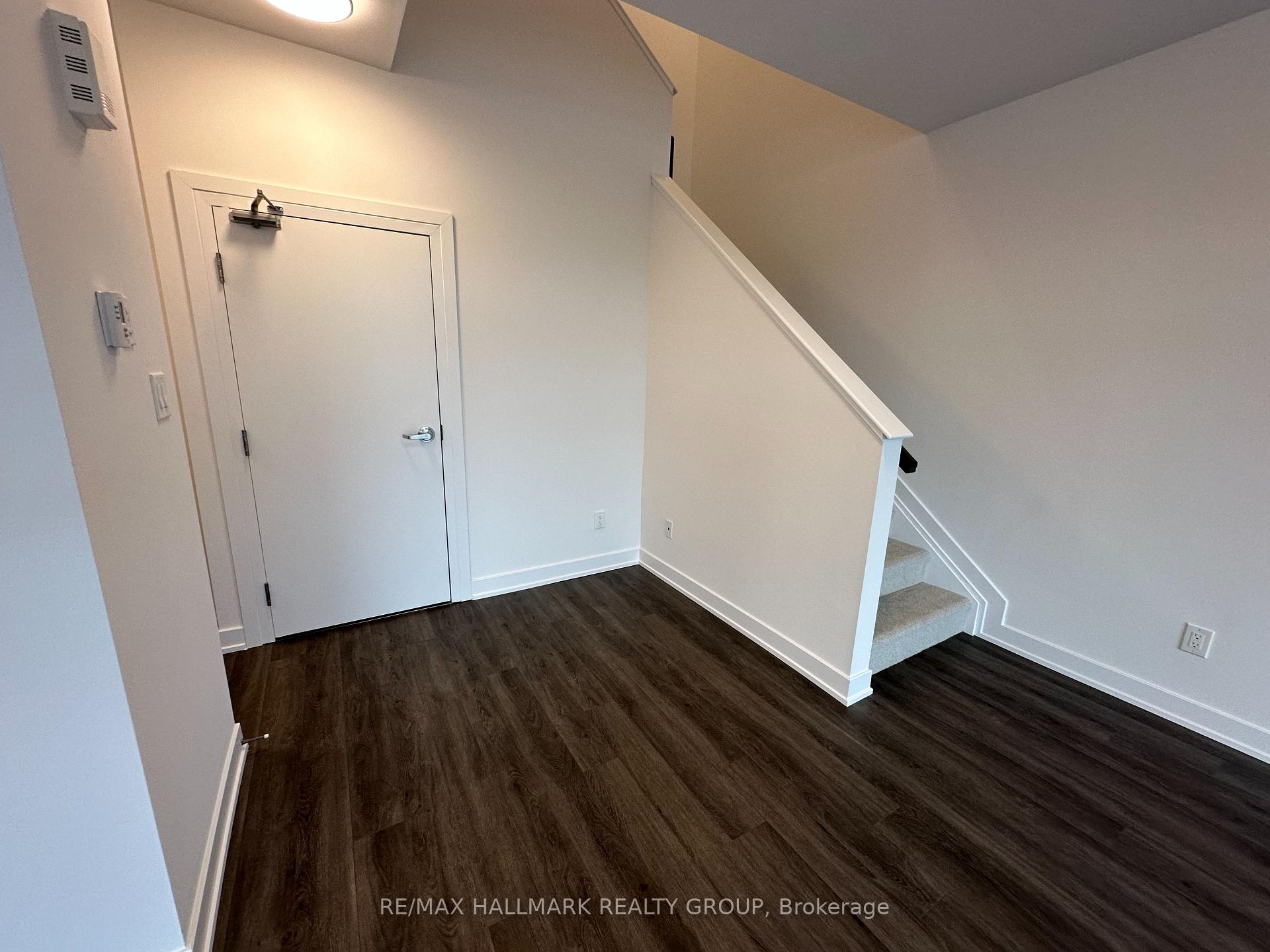 Photo 3 of 1003 Silhouette Private, Ottawa, Barrhaven - Cedargrove/Fraserdale — HOMEH