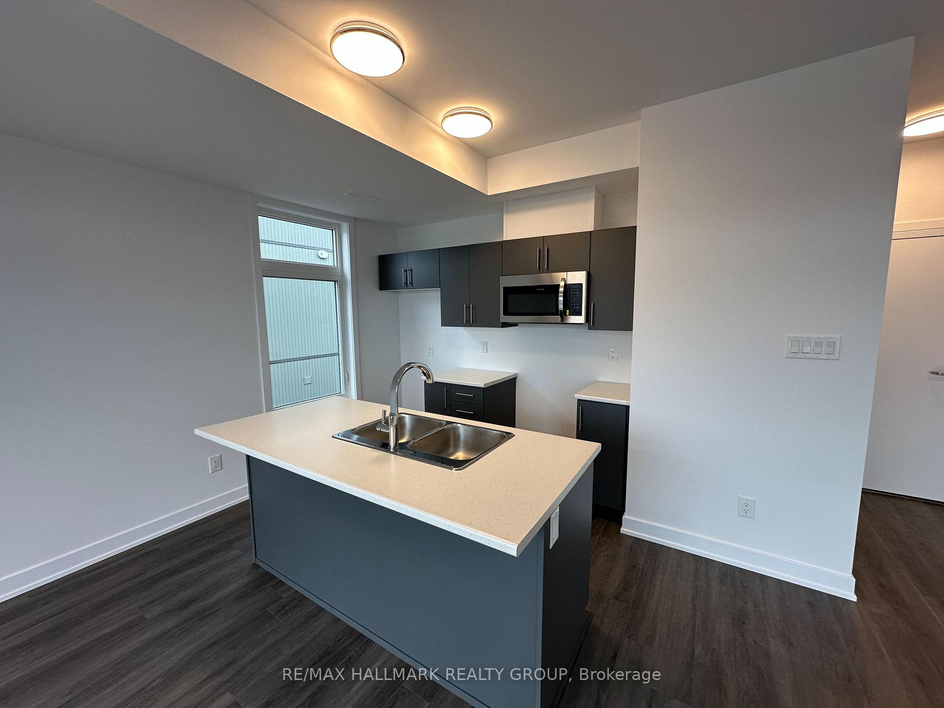 Photo 5 of 1003 Silhouette Private, Ottawa, Barrhaven - Cedargrove/Fraserdale — HOMEH