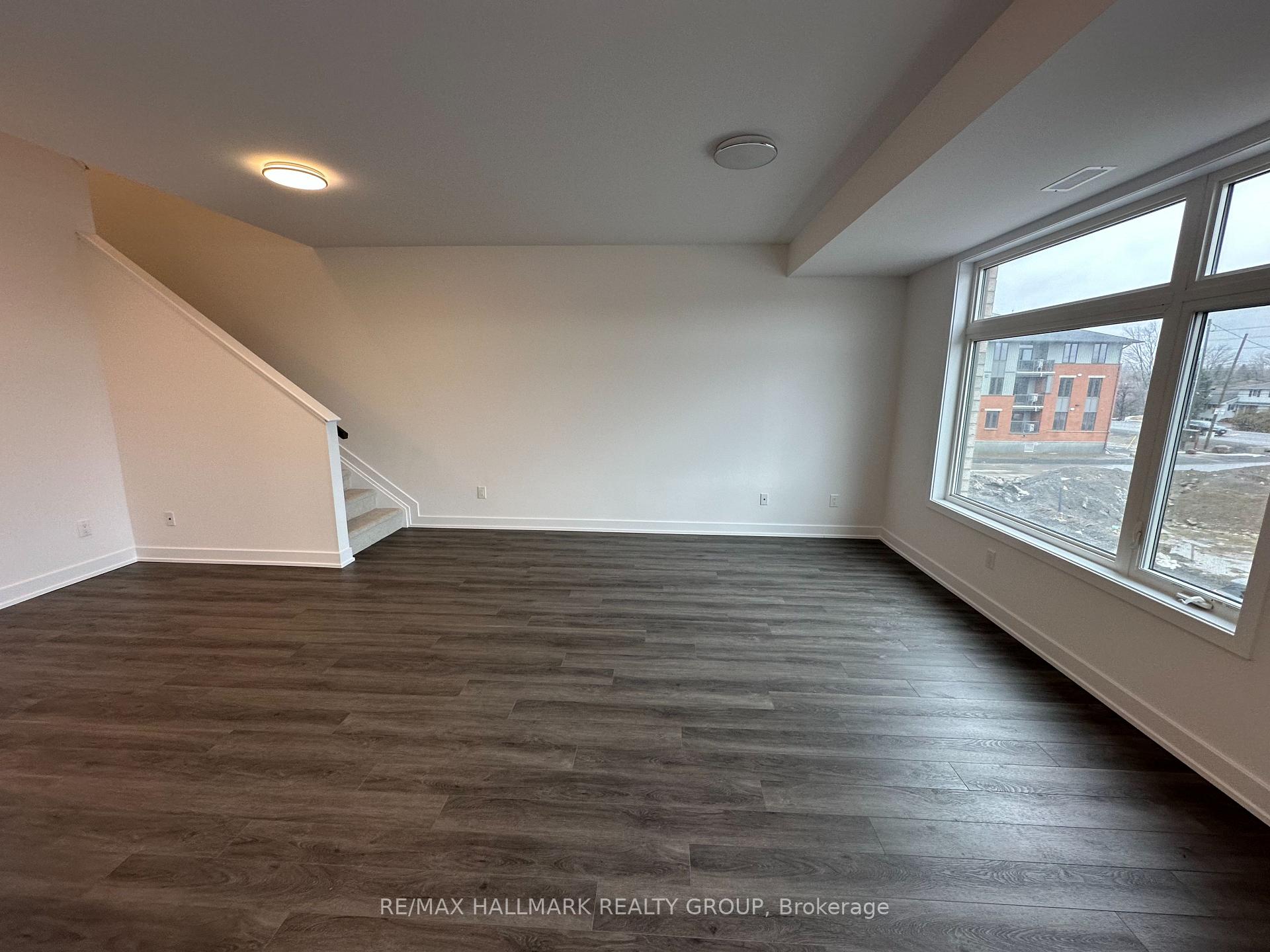 Photo 7 of 1003 Silhouette Private, Ottawa, Barrhaven - Cedargrove/Fraserdale — HOMEH