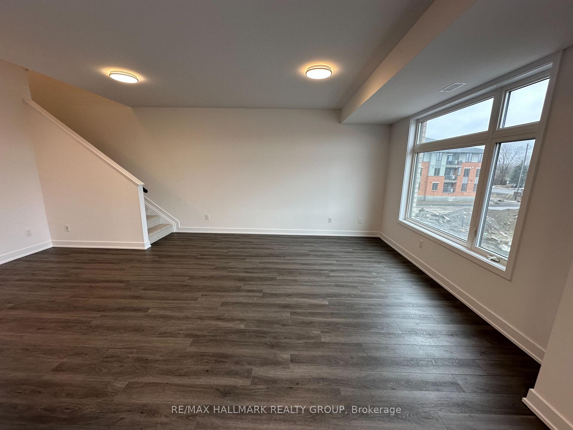 Photo 9 of 1003 Silhouette Private, Ottawa, Barrhaven - Cedargrove/Fraserdale — HOMEH