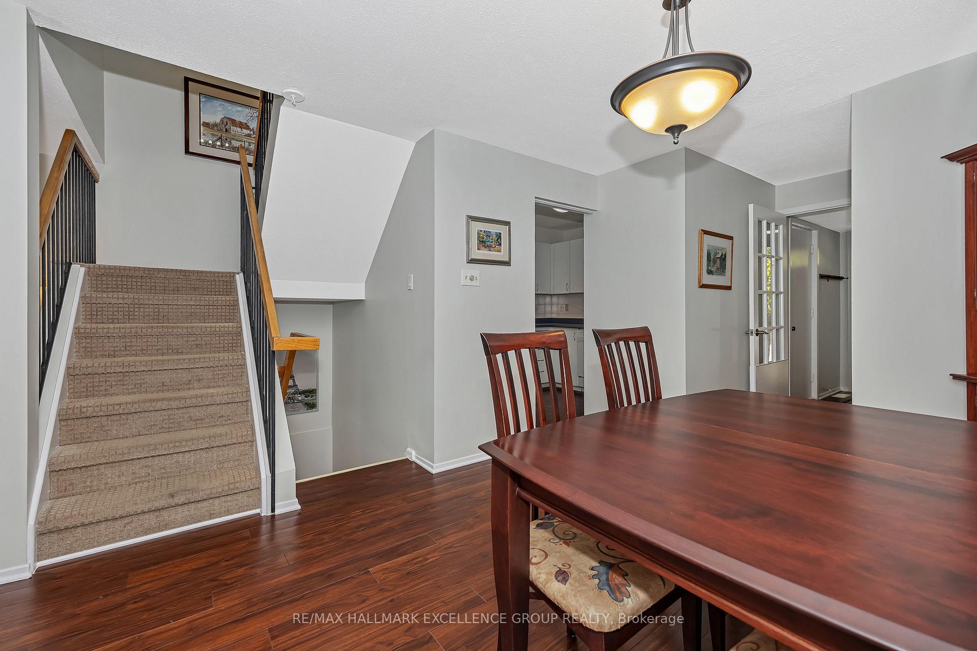 Photo 13 of 102F Valley Stream Drive, Ottawa, Leslie Park — HOMEH