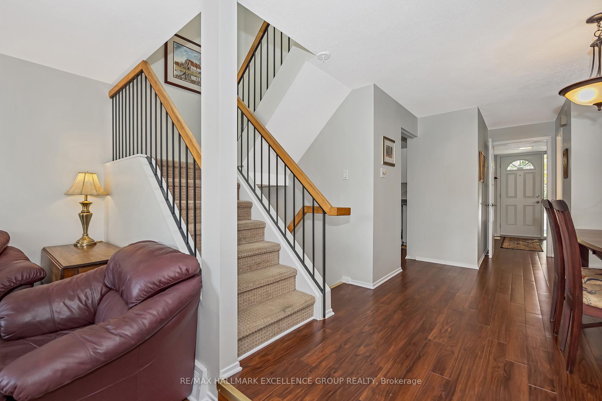 Photo 19 of 102F Valley Stream Drive, Ottawa, Leslie Park — HOMEH