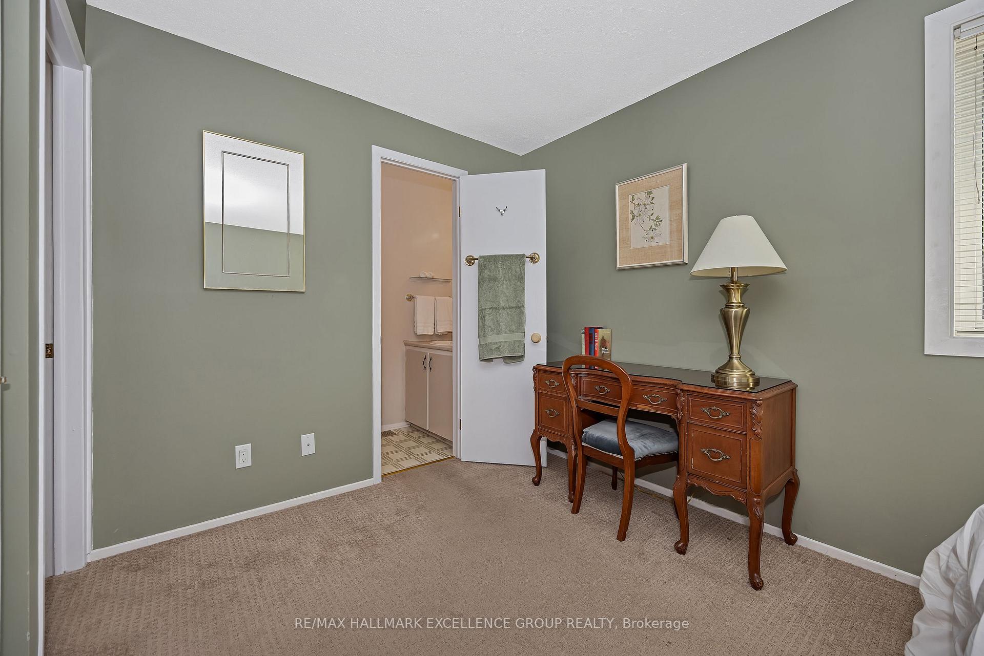 Photo 43 of 102F Valley Stream Drive, Ottawa, Leslie Park — HOMEH