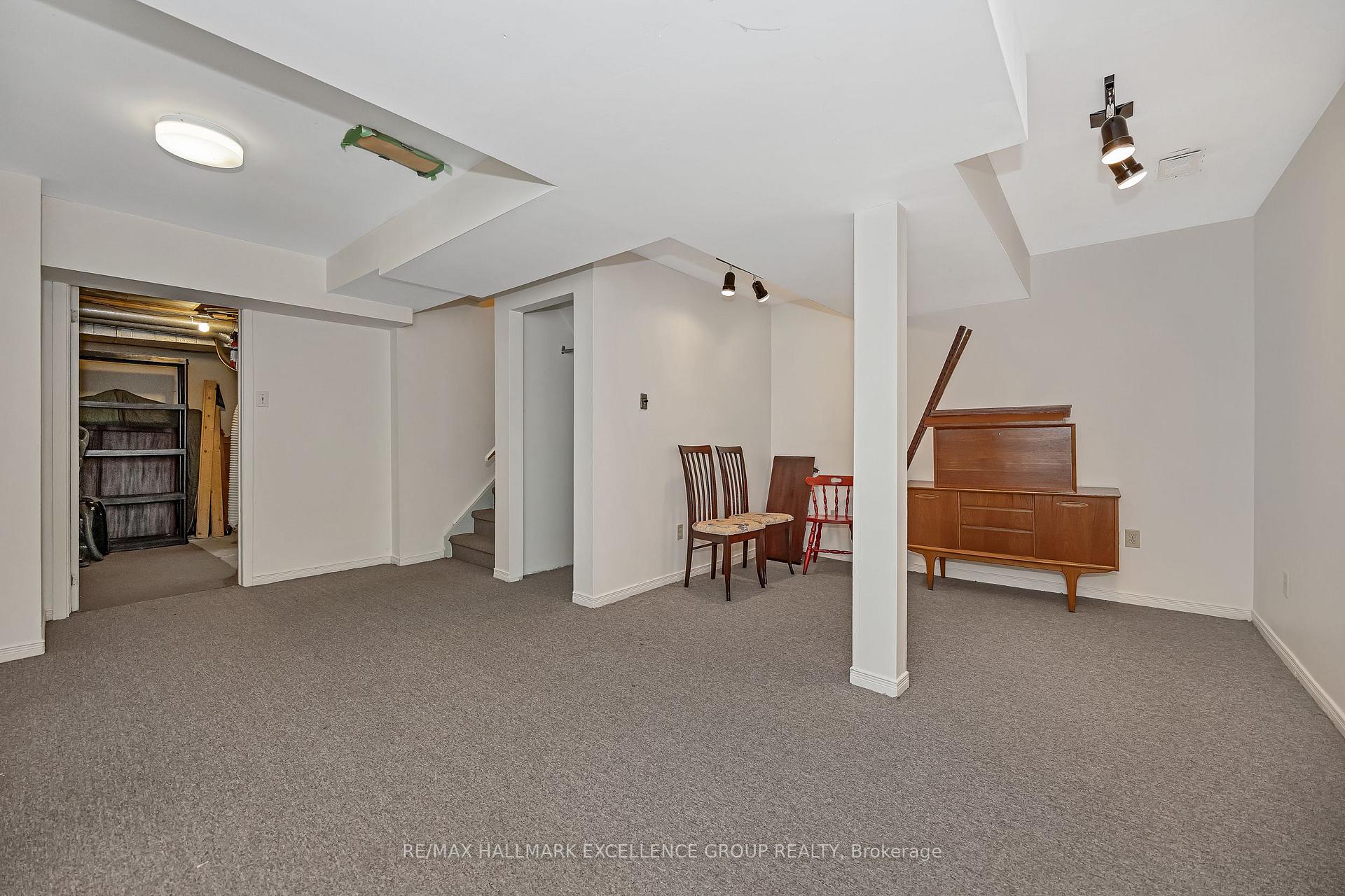 Photo 52 of 102F Valley Stream Drive, Ottawa, Leslie Park — HOMEH