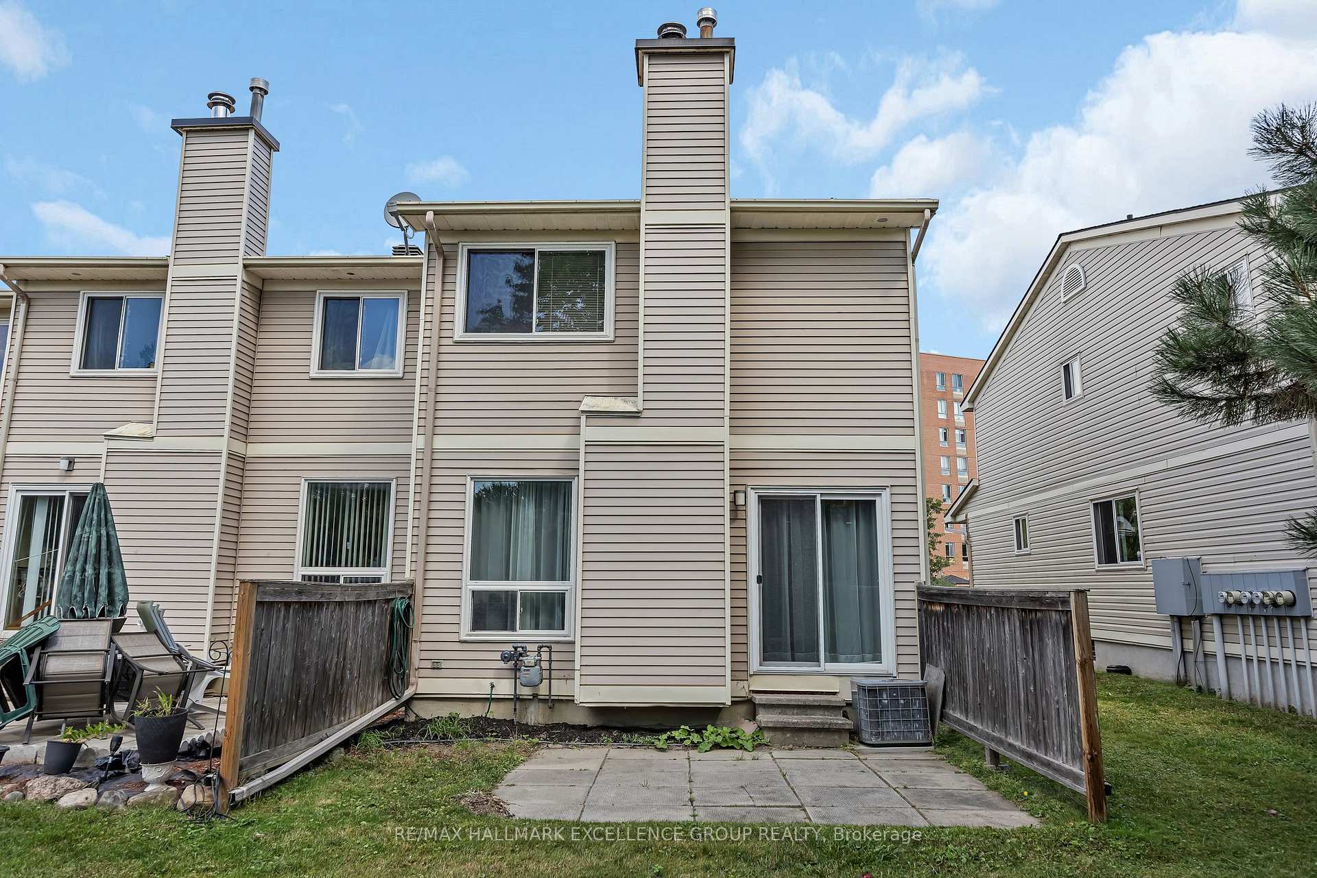 Photo 56 of 102F Valley Stream Drive, Ottawa, Leslie Park — HOMEH