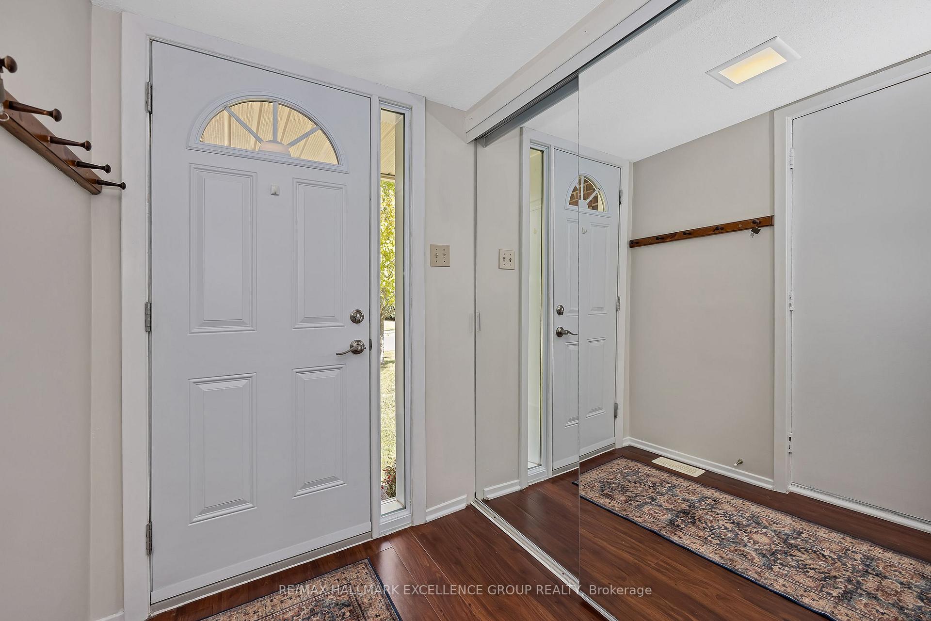 Photo 24 of 102F Valley Stream Drive, Ottawa, Leslie Park — HOMEH