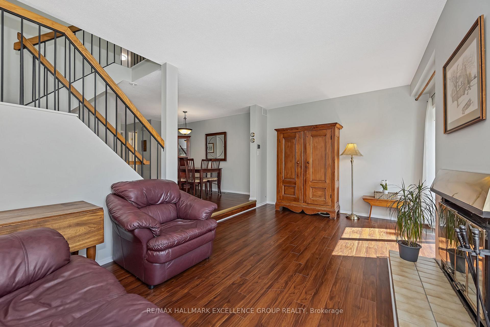 Photo 29 of 102F Valley Stream Drive, Ottawa, Leslie Park — HOMEH