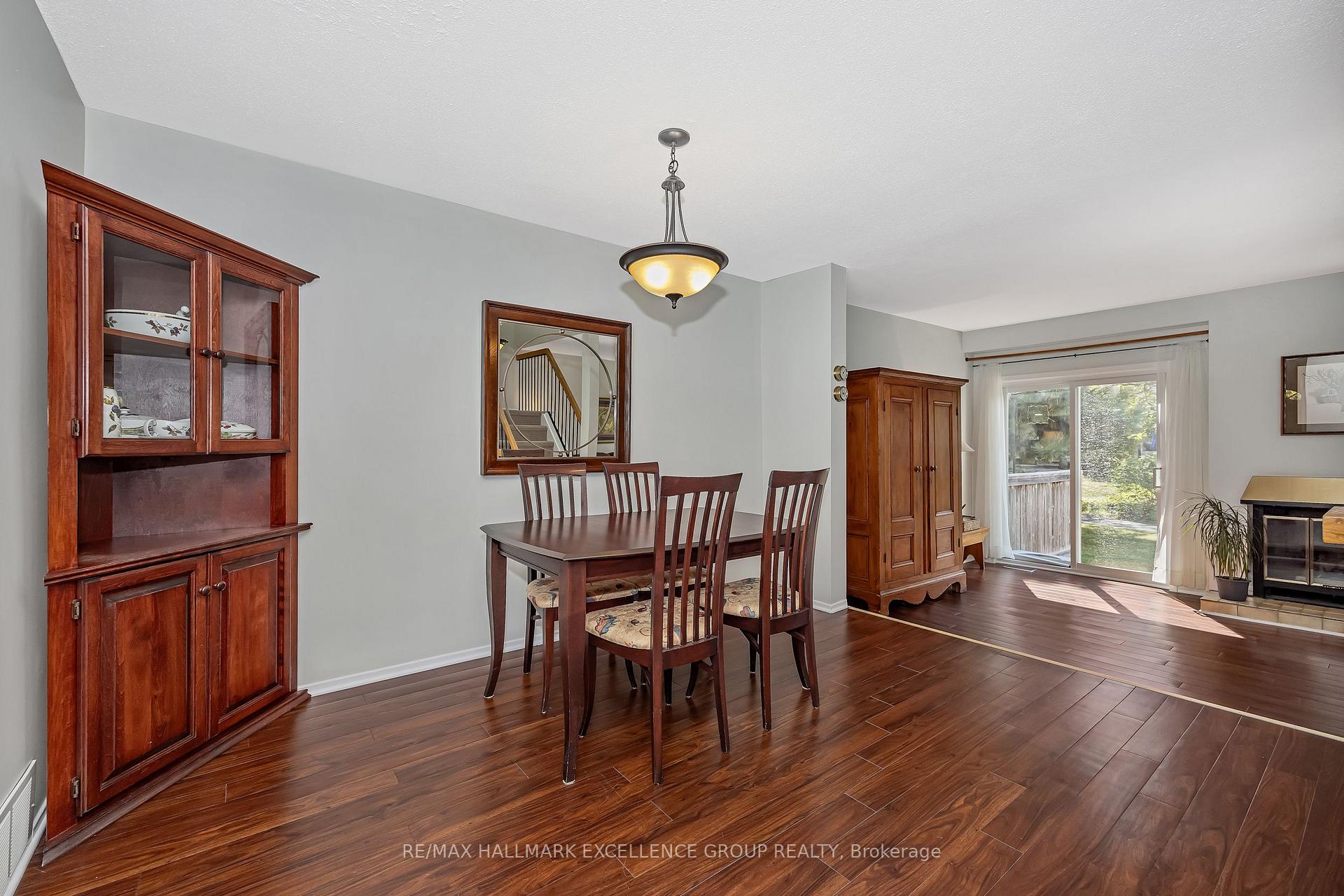 Photo 30 of 102F Valley Stream Drive, Ottawa, Leslie Park — HOMEH