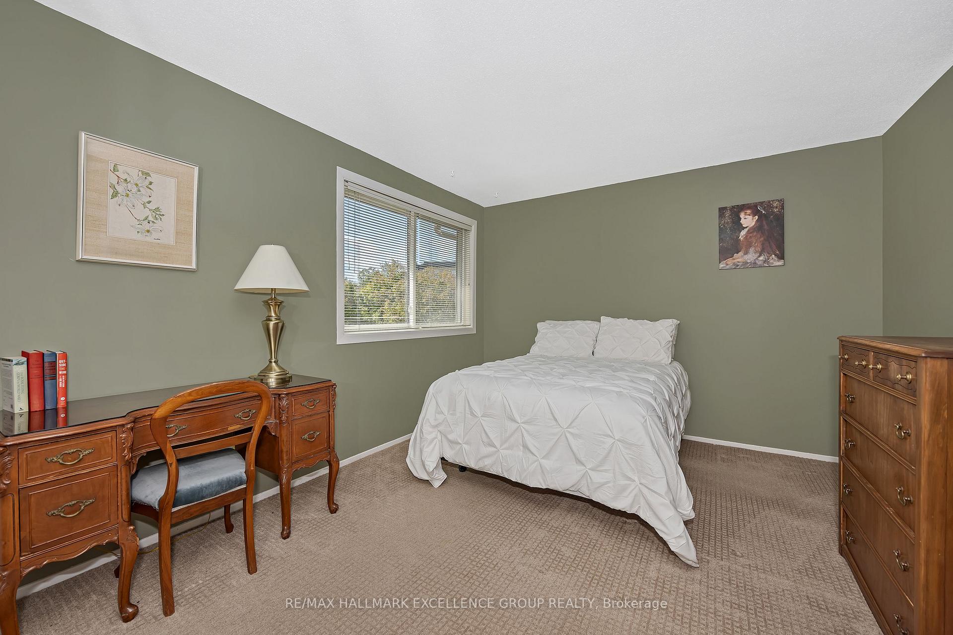 Photo 40 of 102F Valley Stream Drive, Ottawa, Leslie Park — HOMEH