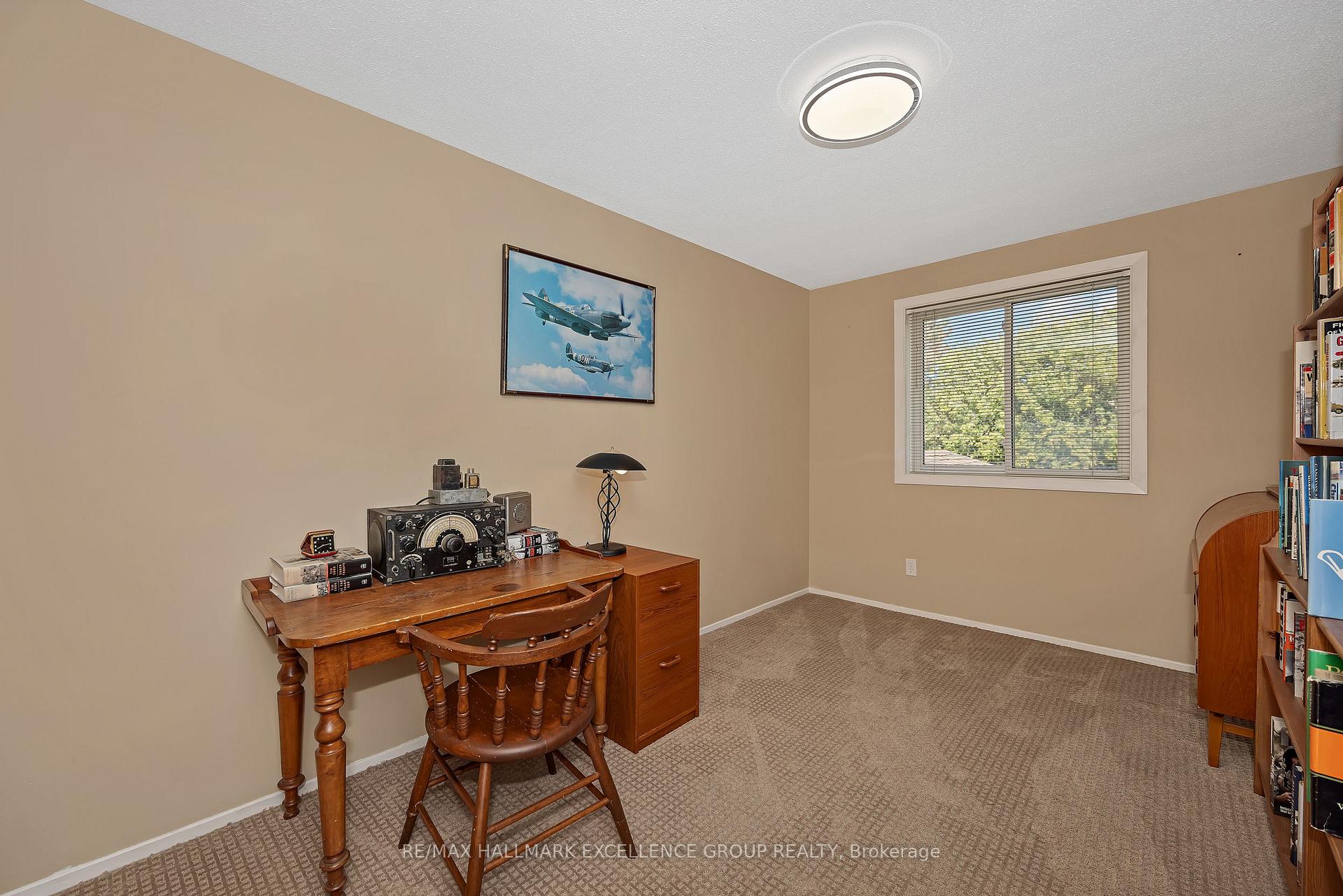Photo 64 of 102F Valley Stream Drive, Ottawa, Leslie Park — HOMEH