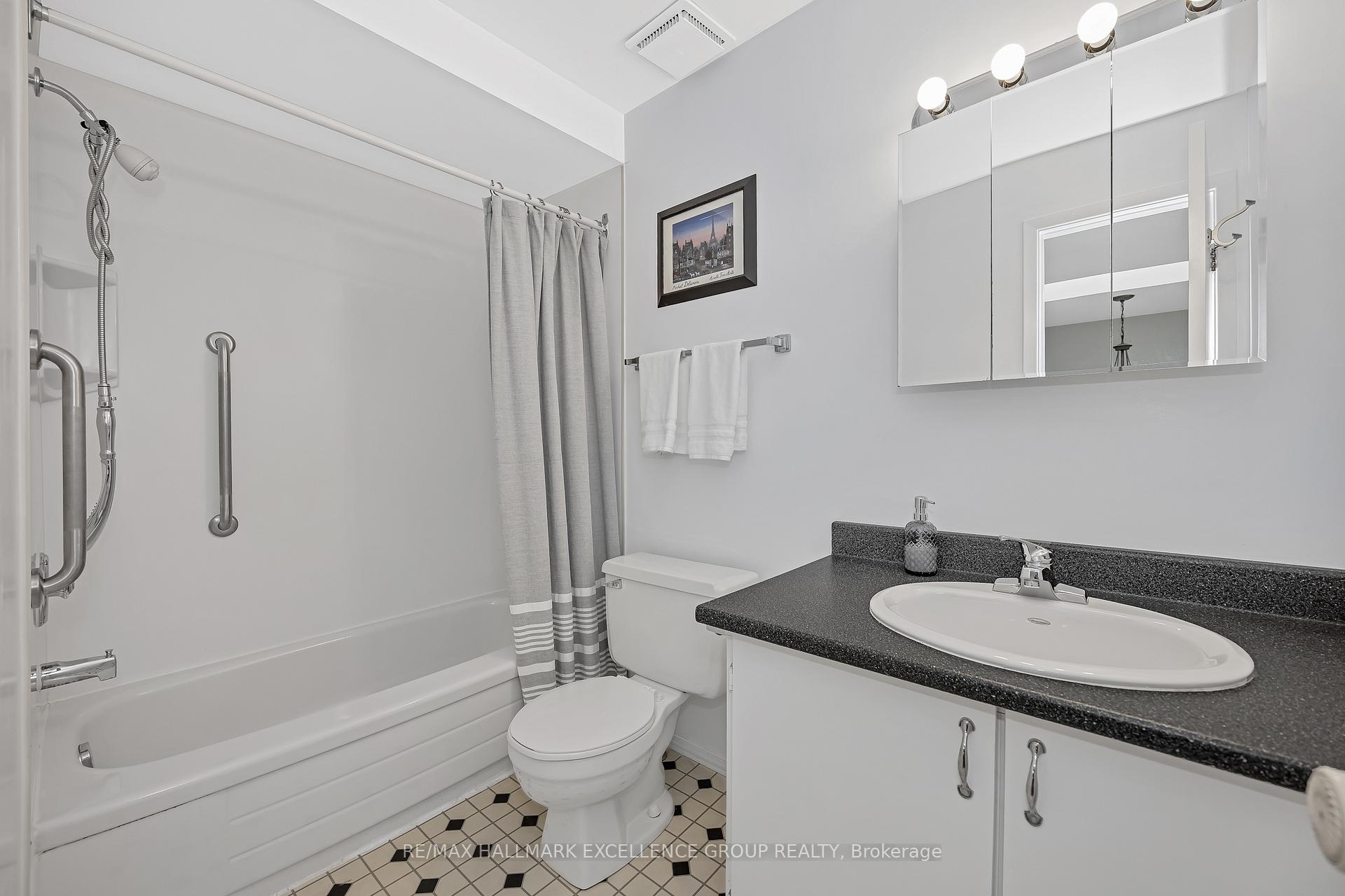 Photo 68 of 102F Valley Stream Drive, Ottawa, Leslie Park — HOMEH