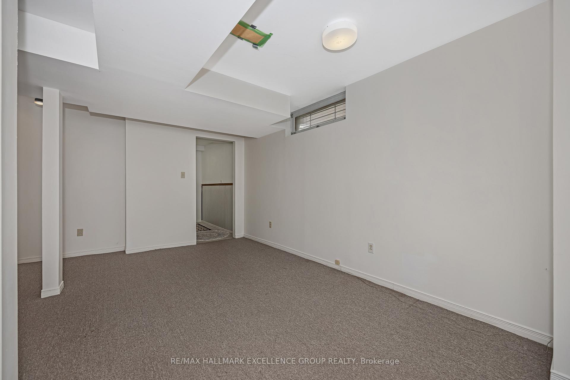 Photo 72 of 102F Valley Stream Drive, Ottawa, Leslie Park — HOMEH