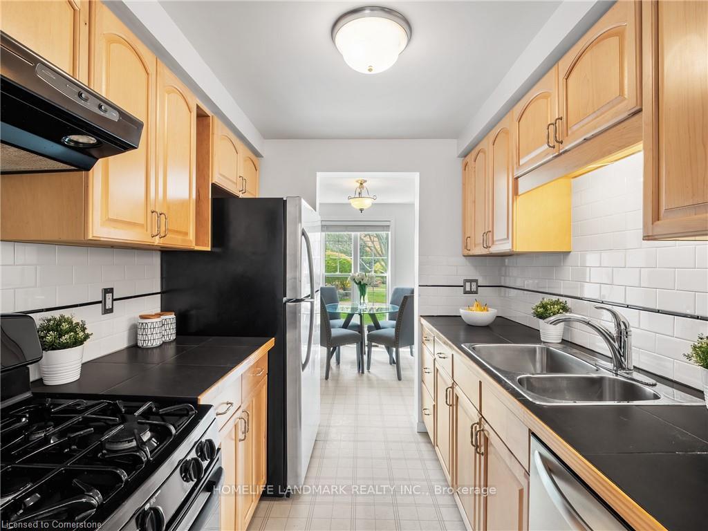 Photo 27 of Unit #28, 465 Woolwich Street, Waterloo, University Downs — HOMEH