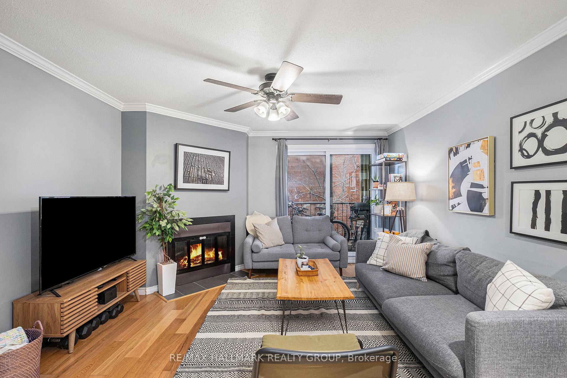 Photo 4 of 225 Mart Circle, Ottawa, Manor Park — HOMEH