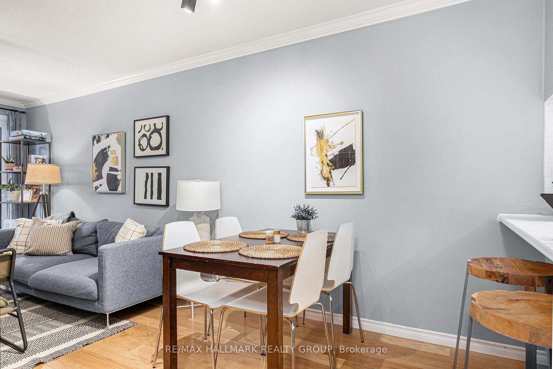 Photo 11 of 225 Mart Circle, Ottawa, Manor Park — HOMEH