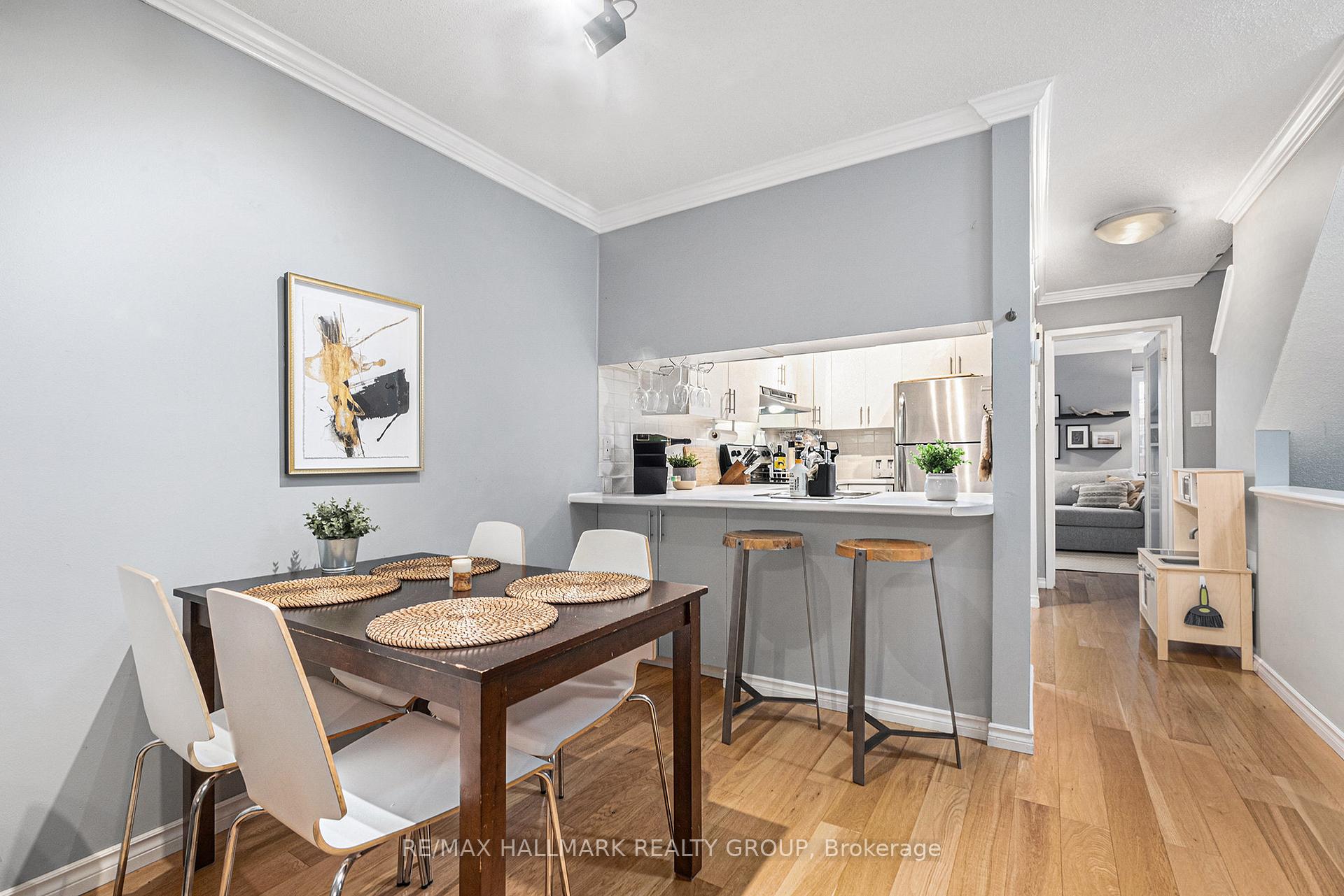 Photo 13 of 225 Mart Circle, Ottawa, Manor Park — HOMEH