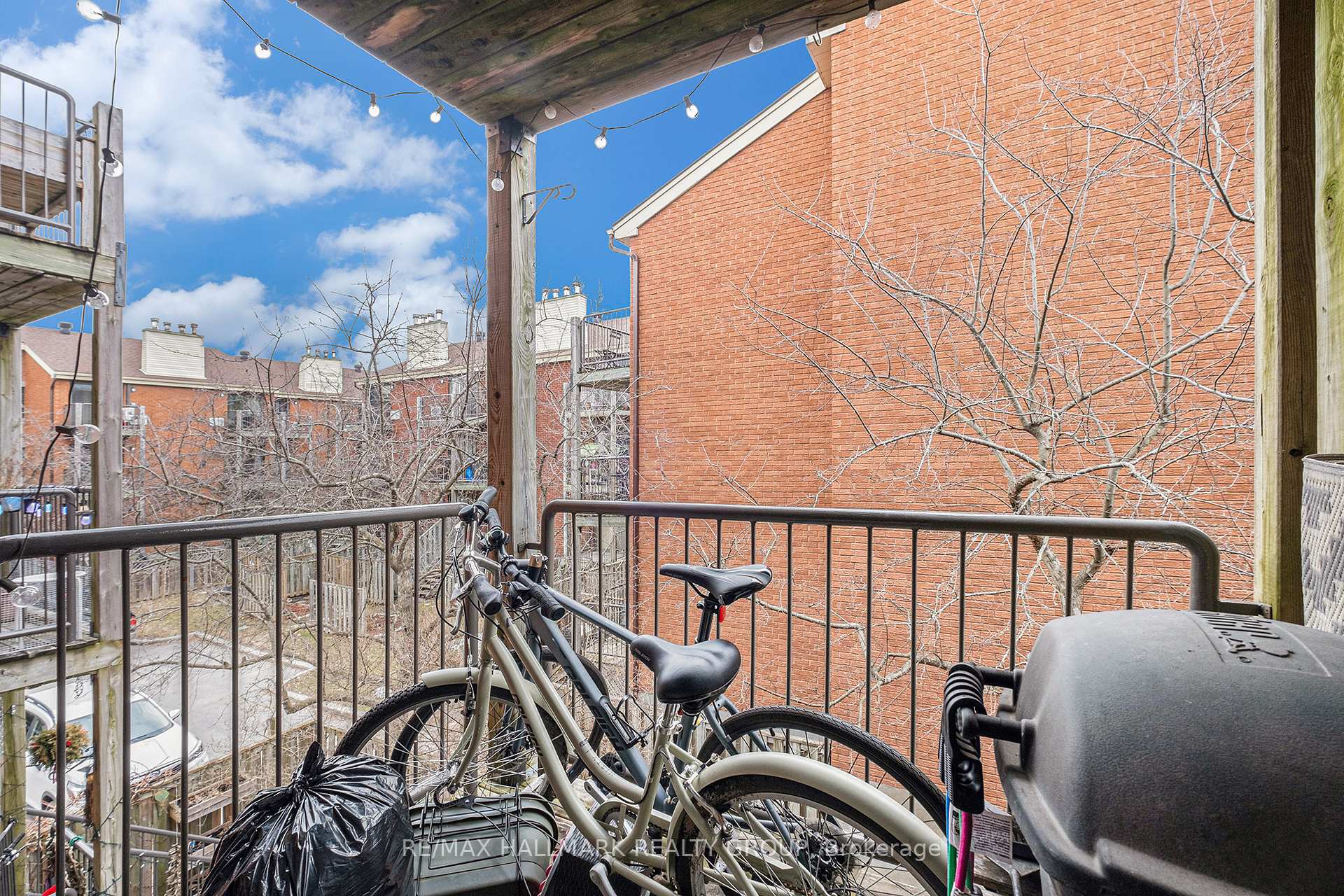 Photo 31 of 225 Mart Circle, Ottawa, Manor Park — HOMEH