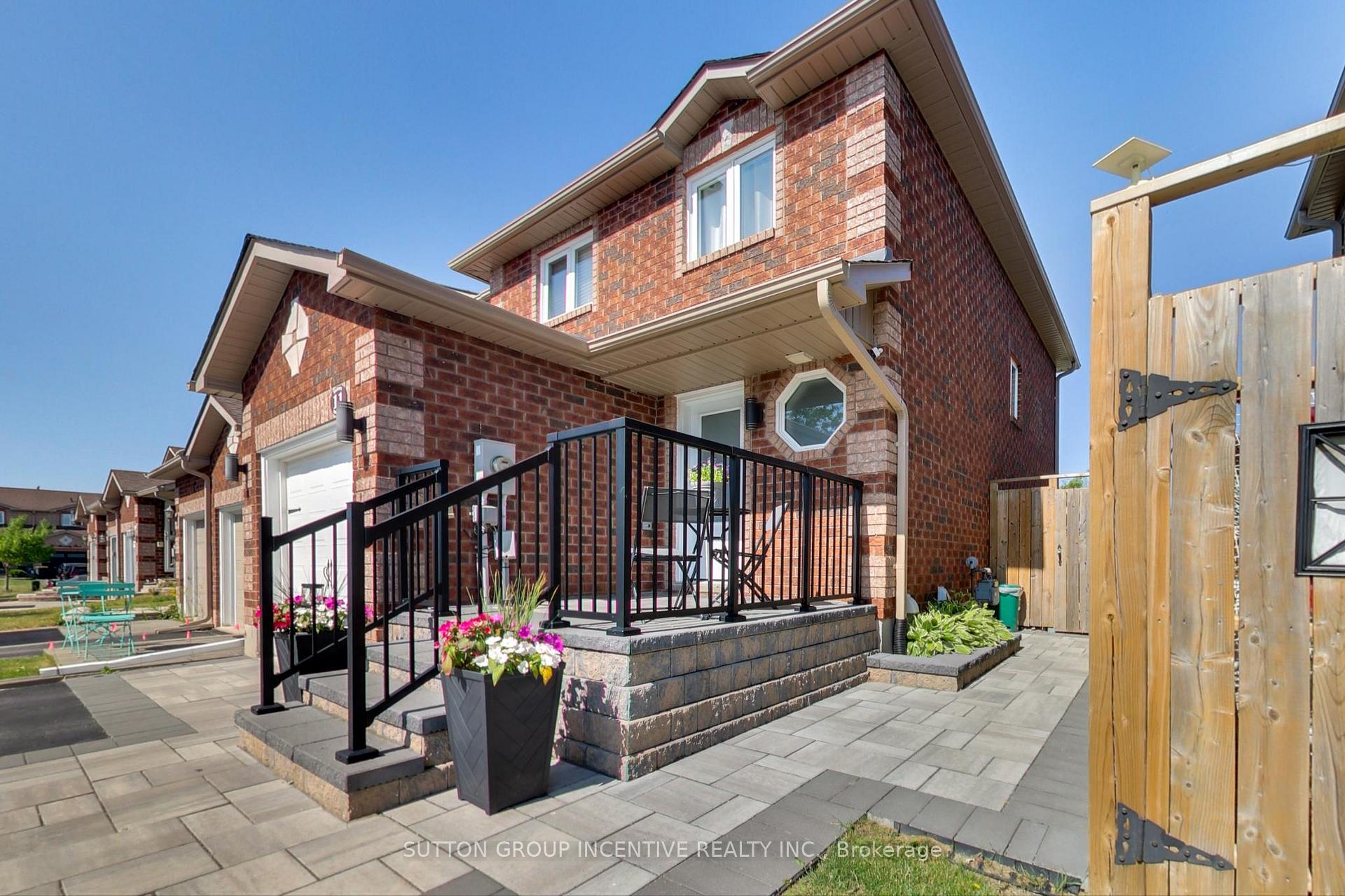 Photo 2 of 11 Majesty Boulevard, Barrie, Innis-Shore — HOMEH