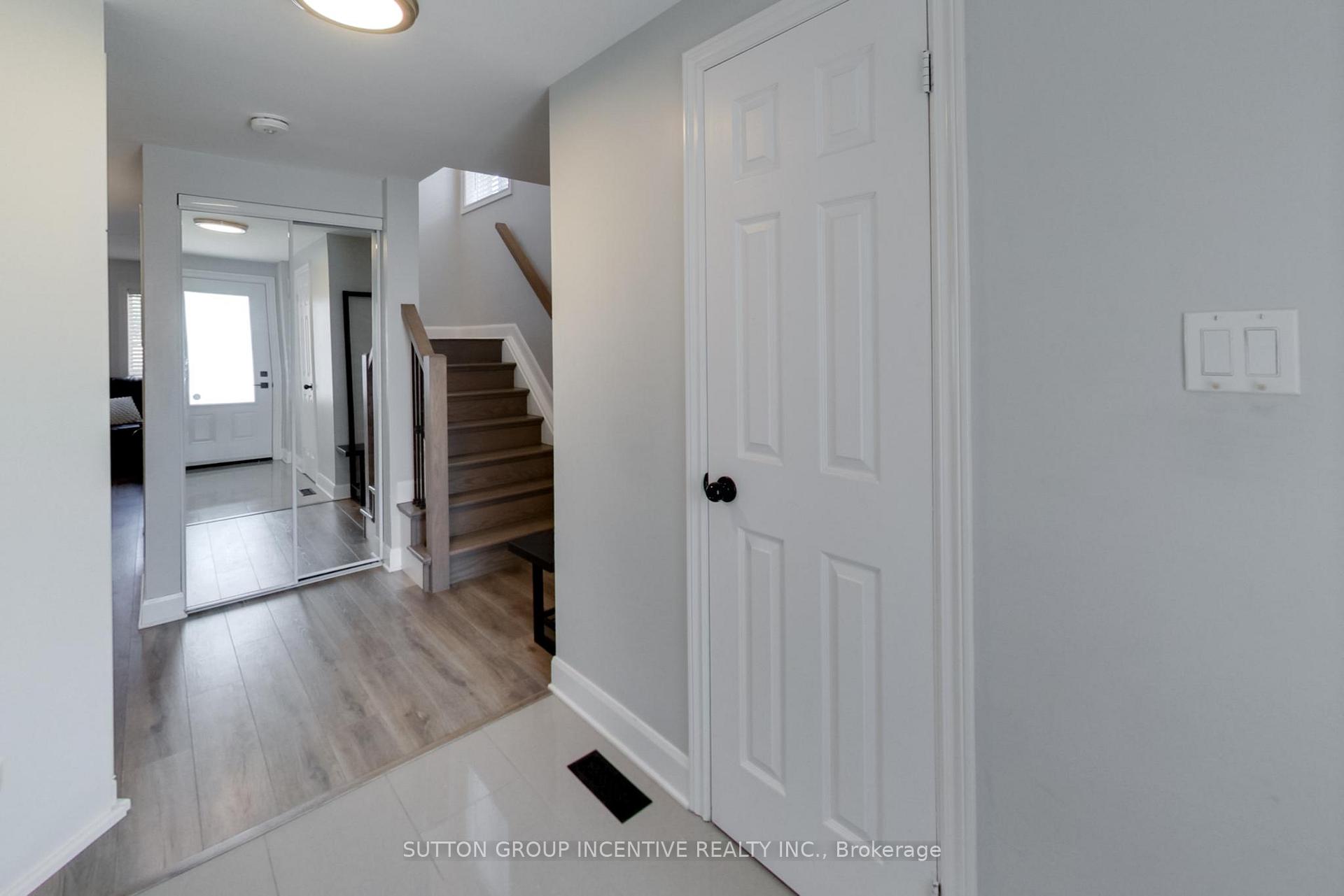Photo 4 of 11 Majesty Boulevard, Barrie, Innis-Shore — HOMEH