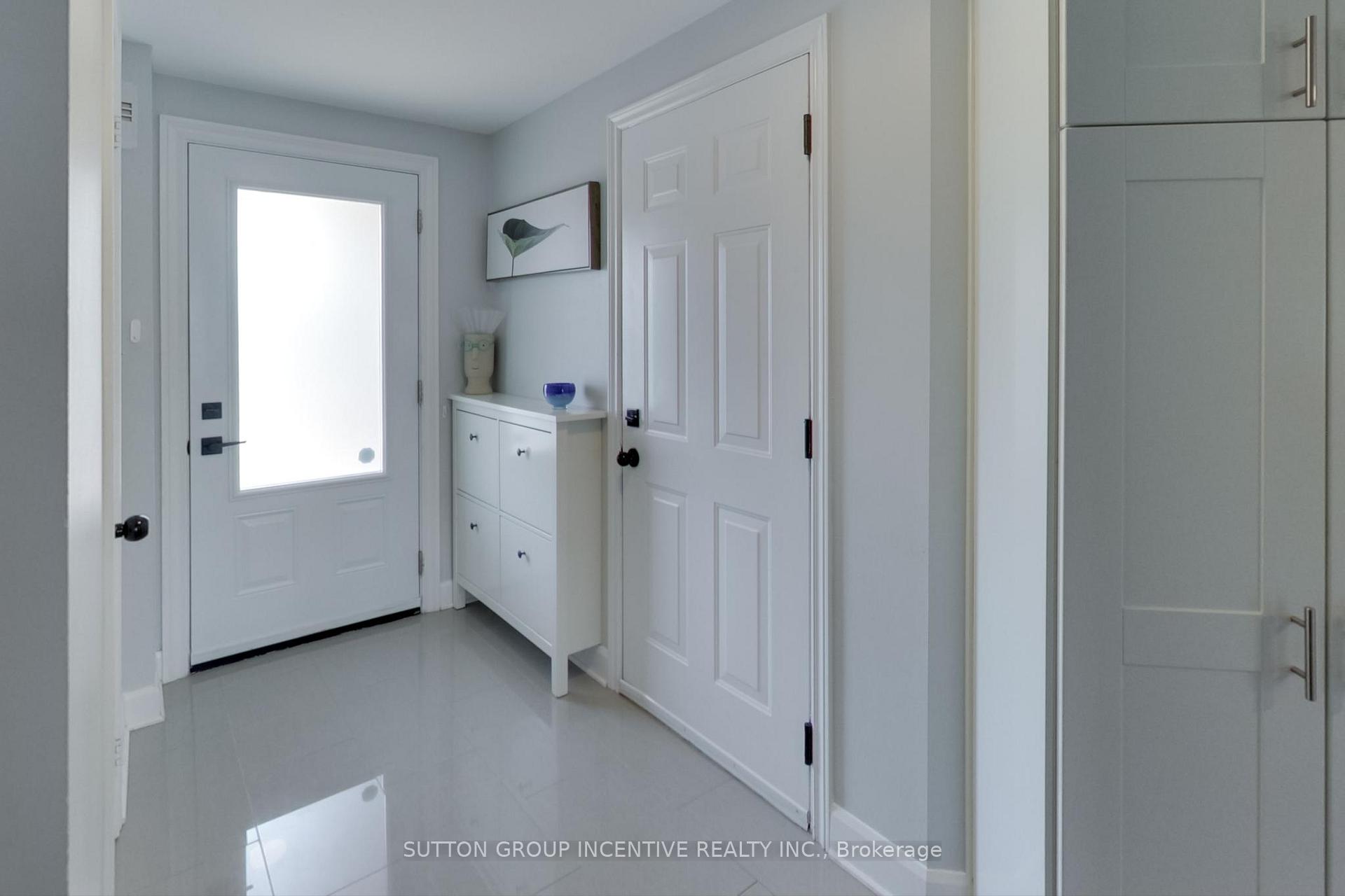 Photo 5 of 11 Majesty Boulevard, Barrie, Innis-Shore — HOMEH