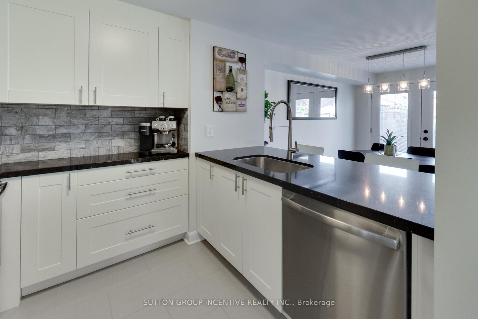 Photo 8 of 11 Majesty Boulevard, Barrie, Innis-Shore — HOMEH