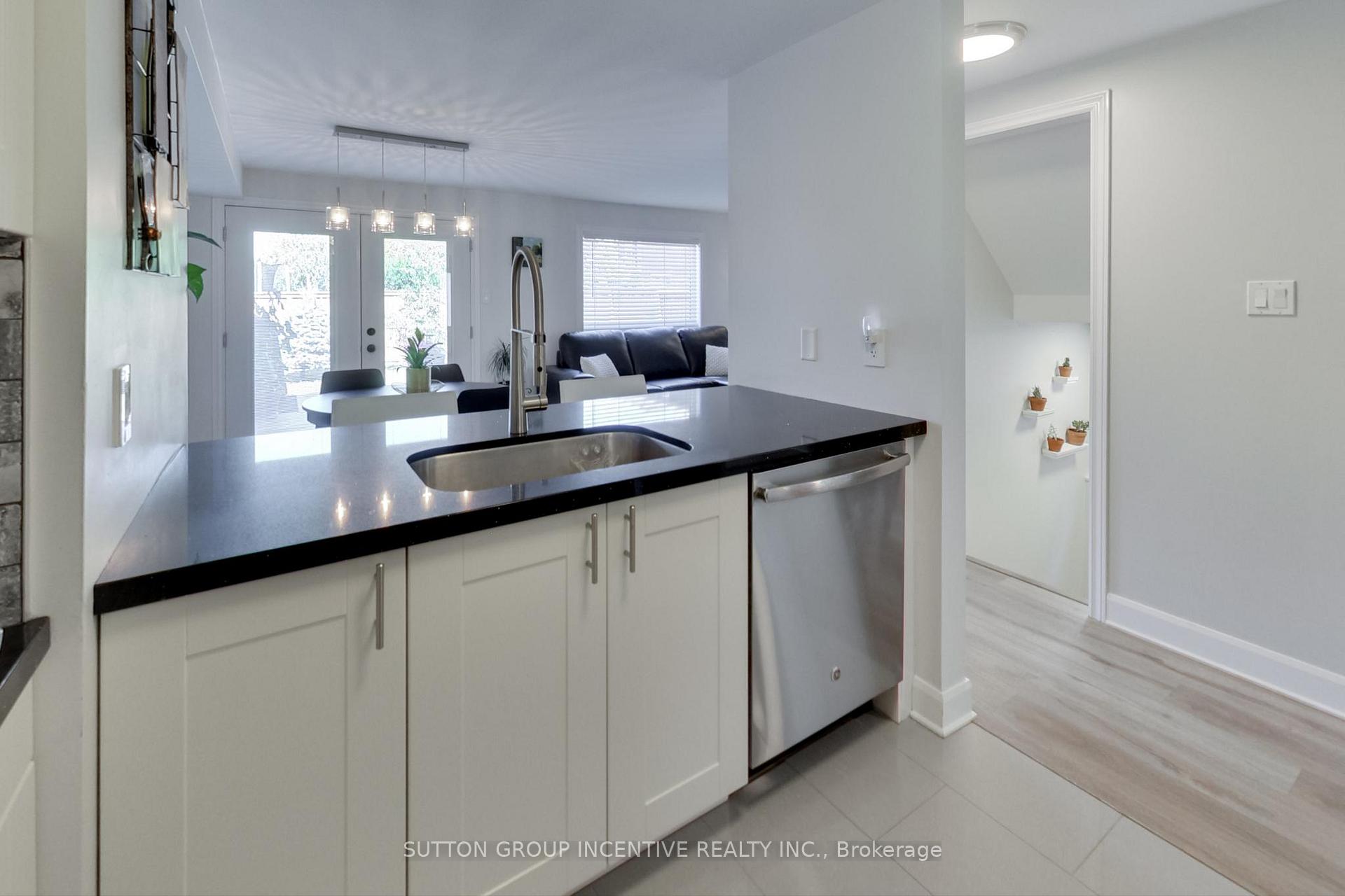 Photo 9 of 11 Majesty Boulevard, Barrie, Innis-Shore — HOMEH