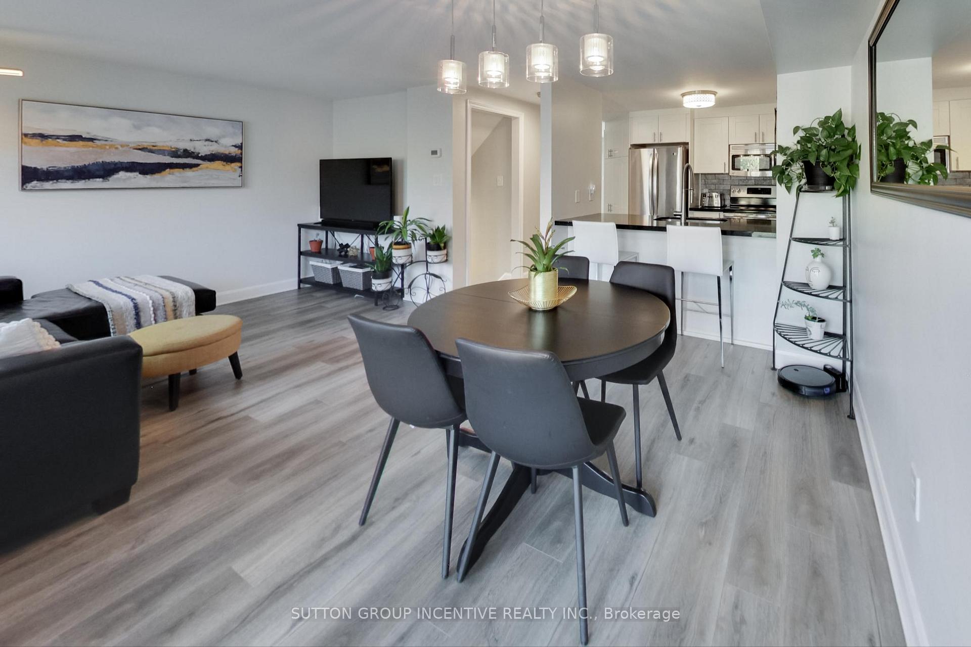Photo 12 of 11 Majesty Boulevard, Barrie, Innis-Shore — HOMEH