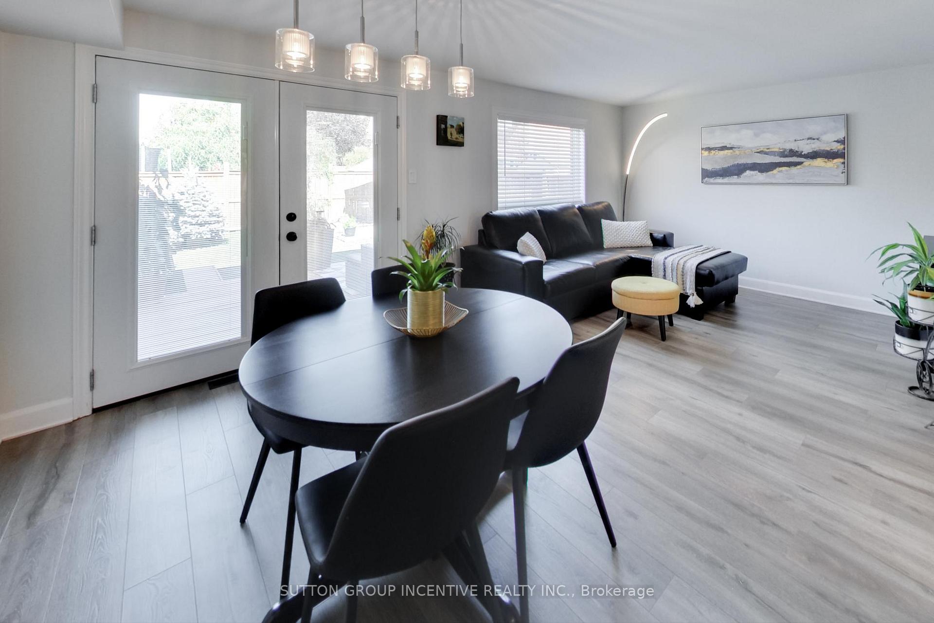 Photo 13 of 11 Majesty Boulevard, Barrie, Innis-Shore — HOMEH
