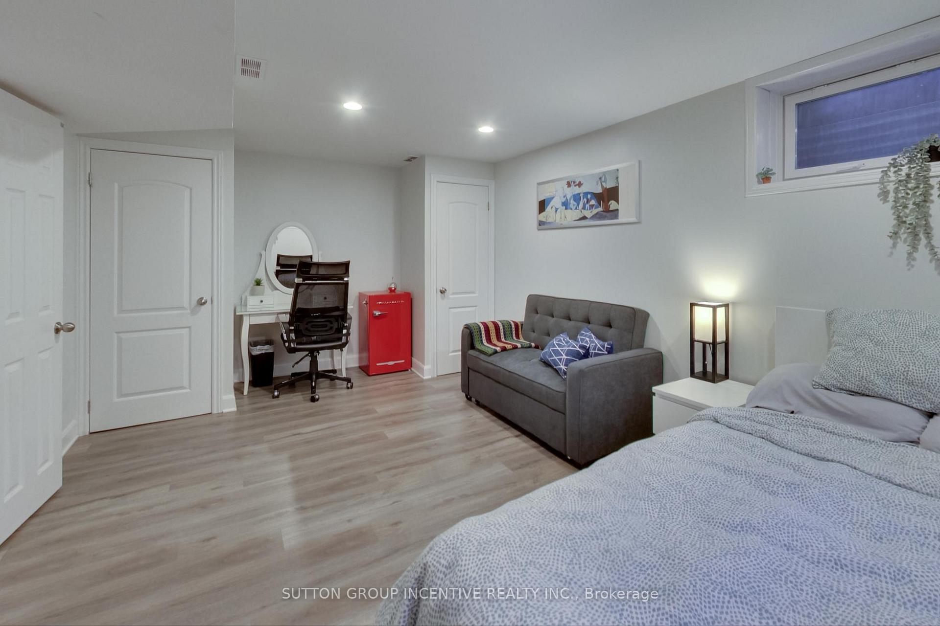 Photo 23 of 11 Majesty Boulevard, Barrie, Innis-Shore — HOMEH