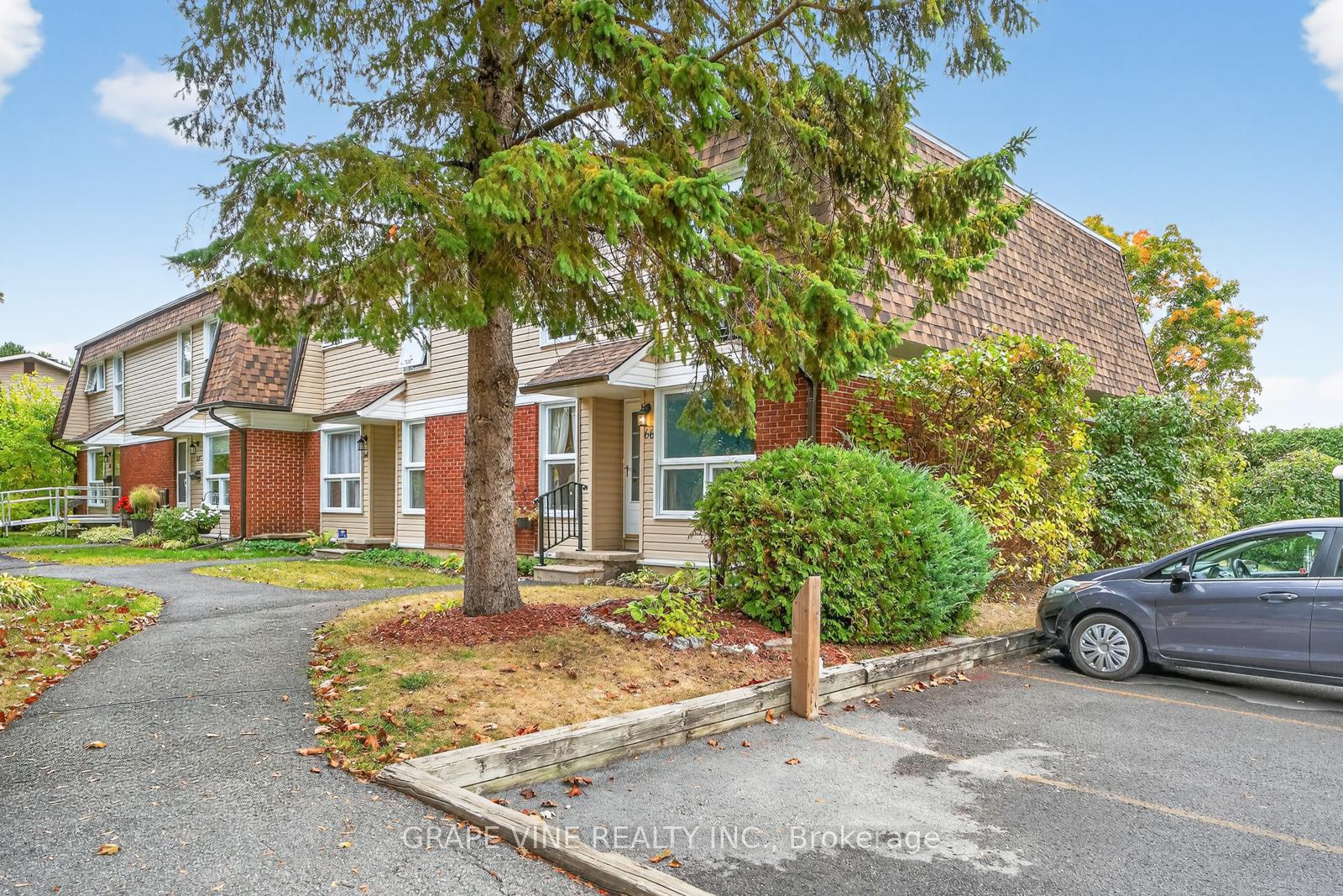 Photo 2 of 66 Rutherford Way, Ottawa, Kanata - Beaverbrook — HOMEH