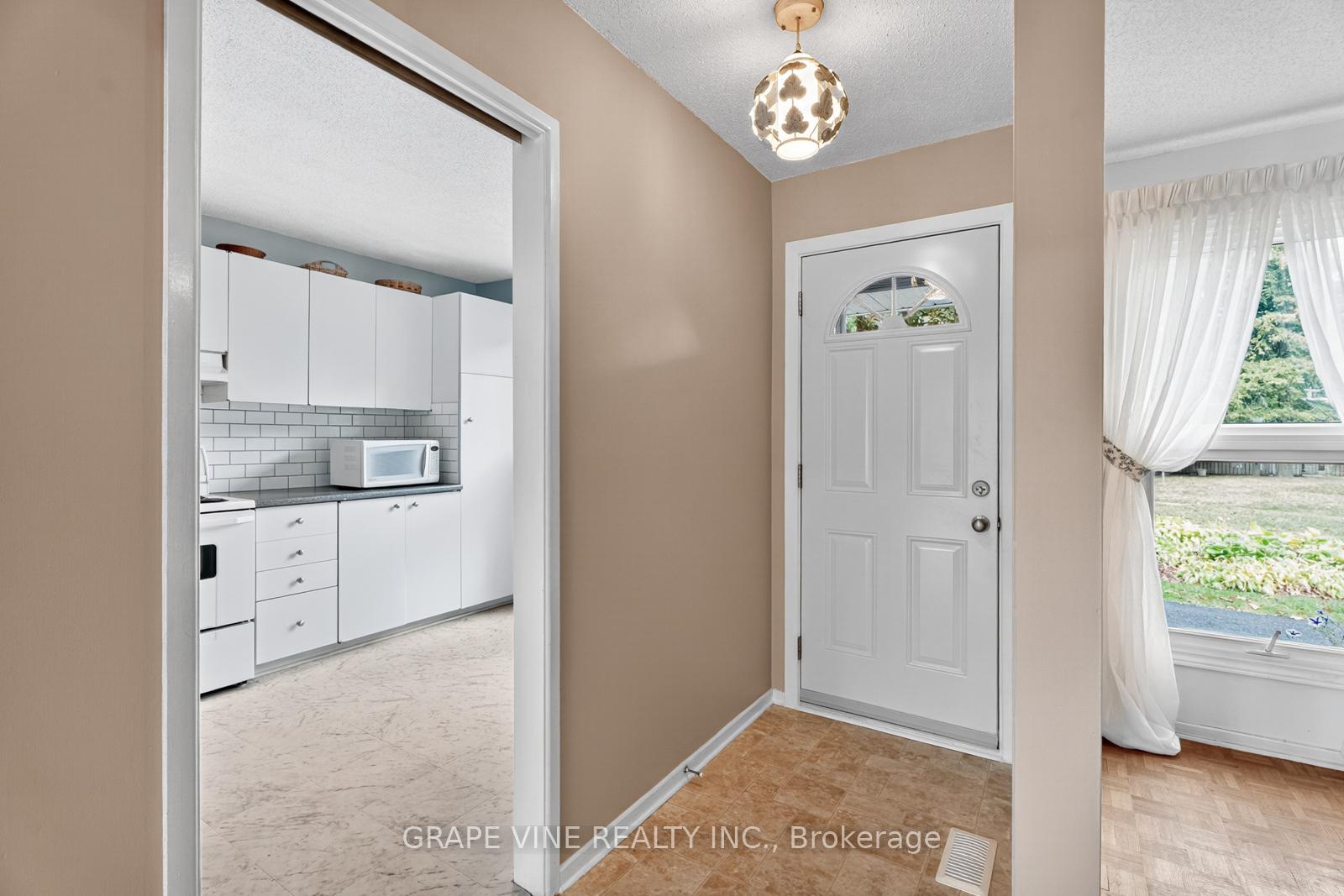 Photo 5 of 66 Rutherford Way, Ottawa, Kanata - Beaverbrook — HOMEH