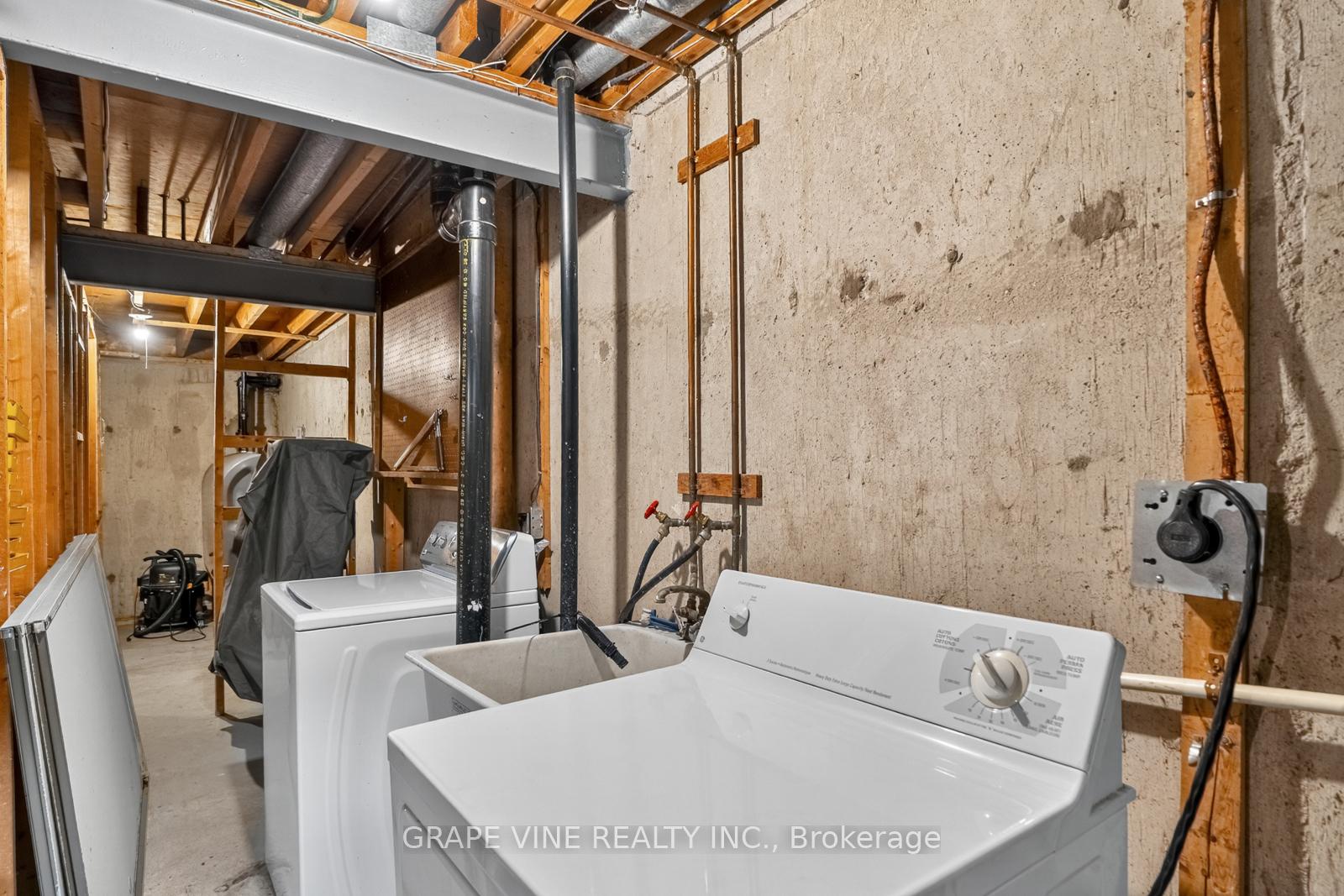 Photo 31 of 66 Rutherford Way, Ottawa, Kanata - Beaverbrook — HOMEH