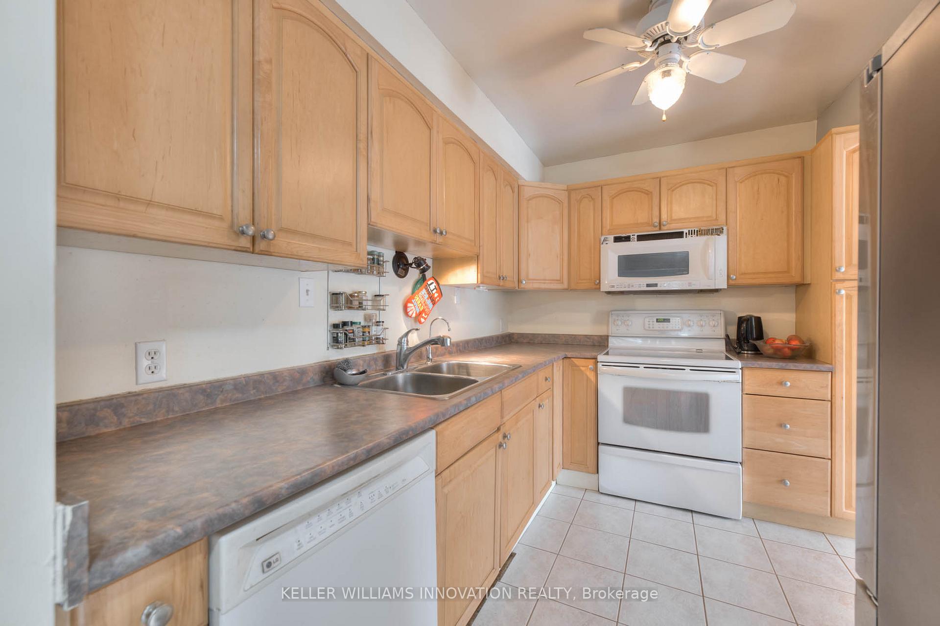 Photo 7 of Unit 25, 29 Paulander Drive, Kitchener — HOMEH