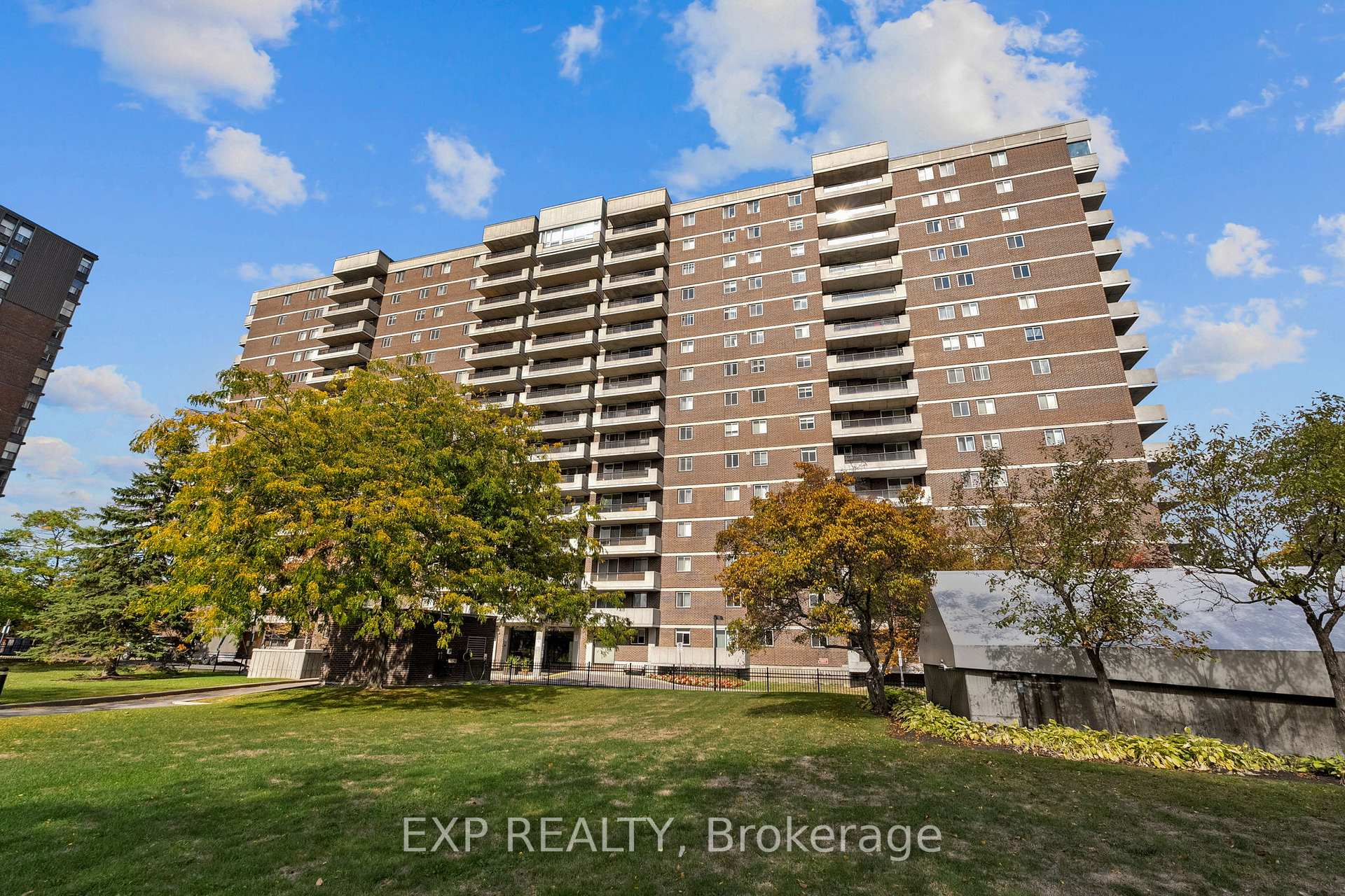 Photo 8 of Unit 903, 1705 Playfair Drive, Ottawa, Playfair Park — HOMEH