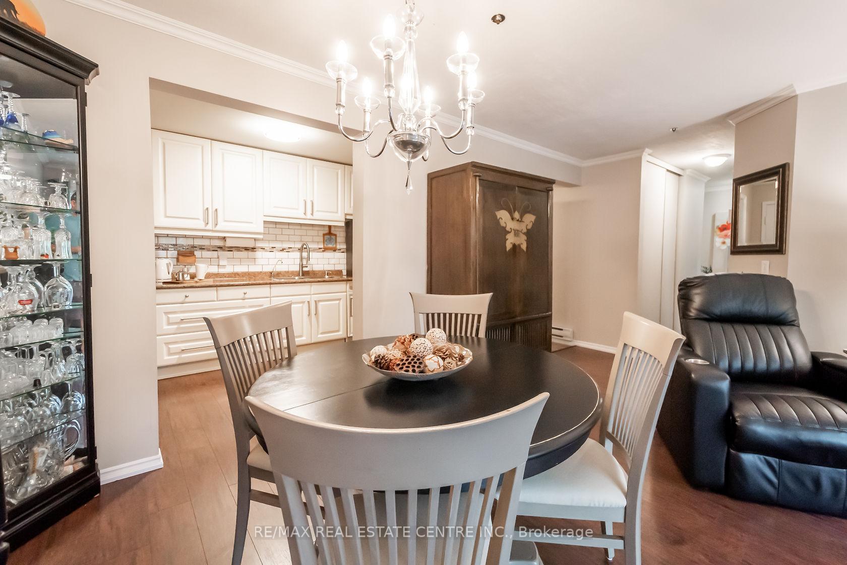 Photo 10 of Unit 105, 6 Niagara Street, Grimsby, Grimsby West — HOMEH
