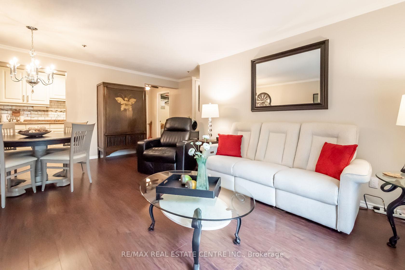 Photo 14 of Unit 105, 6 Niagara Street, Grimsby, Grimsby West — HOMEH