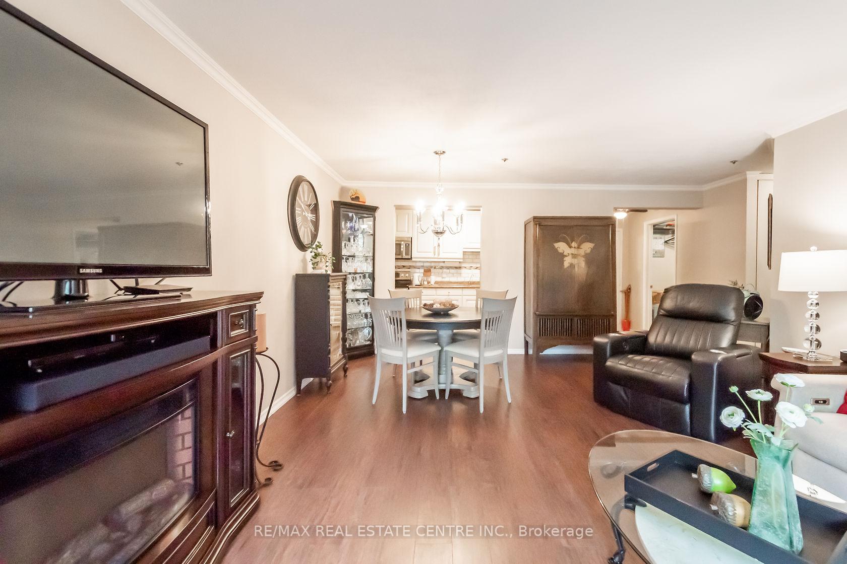 Photo 15 of Unit 105, 6 Niagara Street, Grimsby, Grimsby West — HOMEH