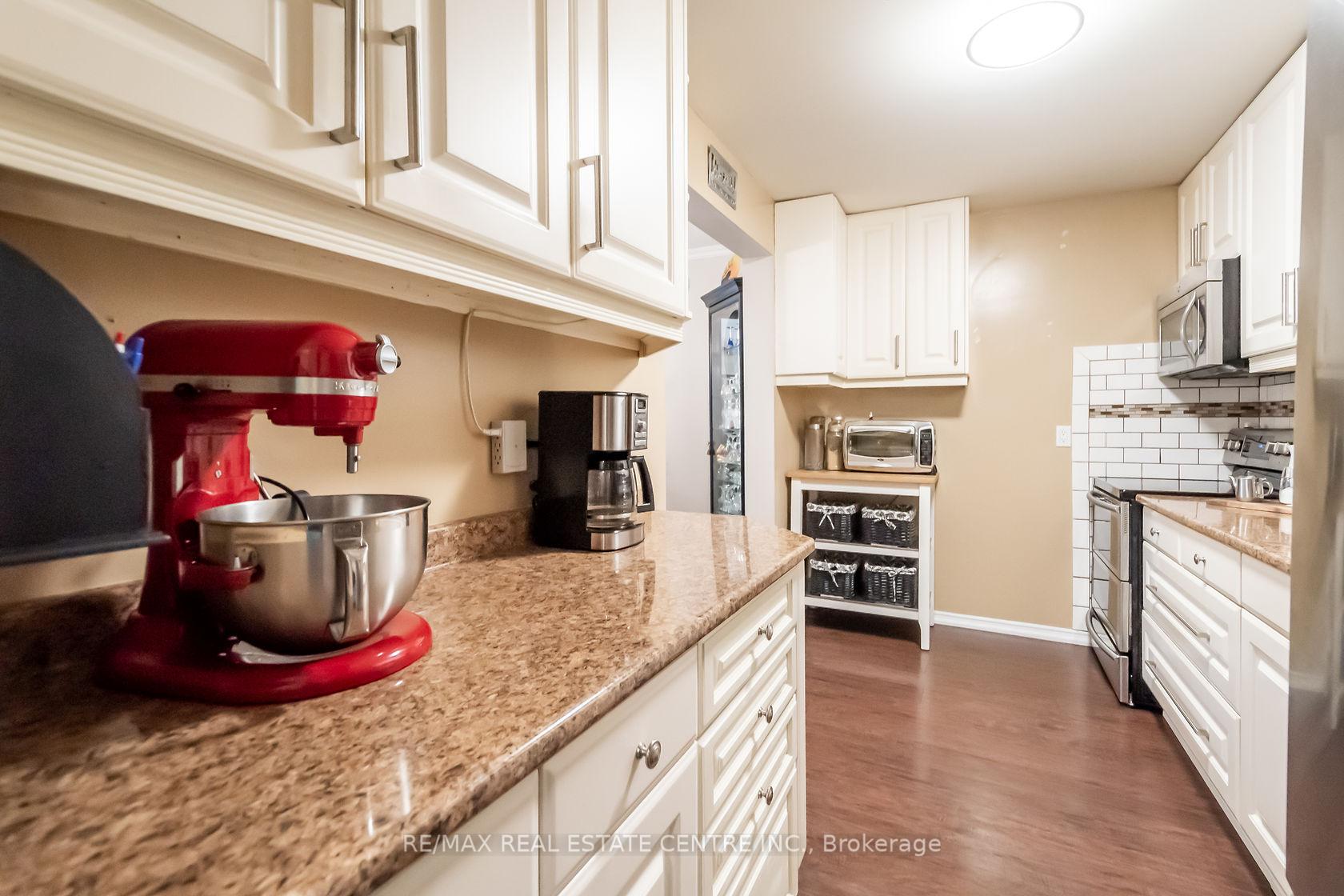Photo 23 of Unit 105, 6 Niagara Street, Grimsby, Grimsby West — HOMEH